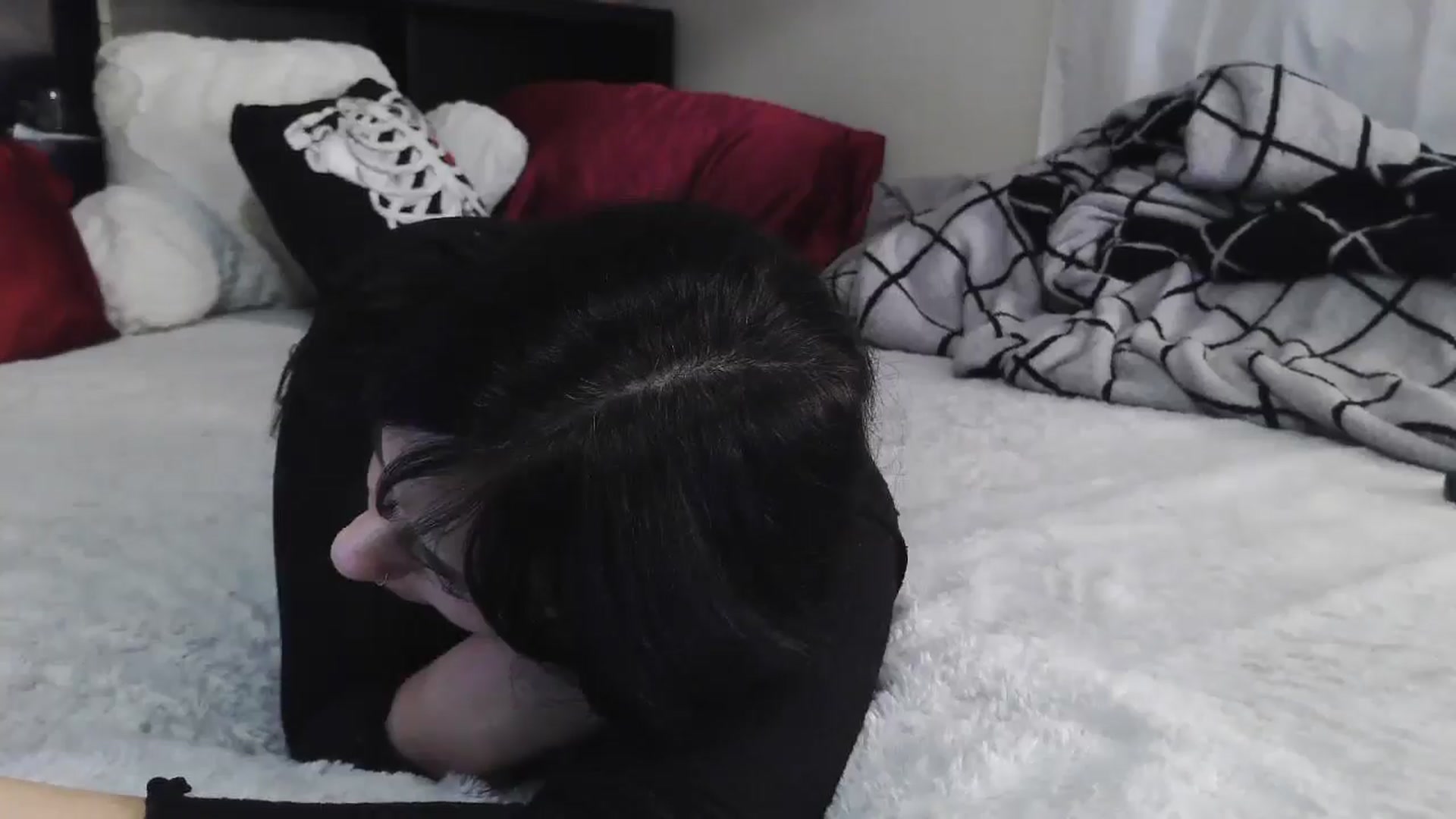 Gallery image thumbnail from CrystalLake's myfreecams stream on, 08/04/2024, 06:50 image 16 of 20