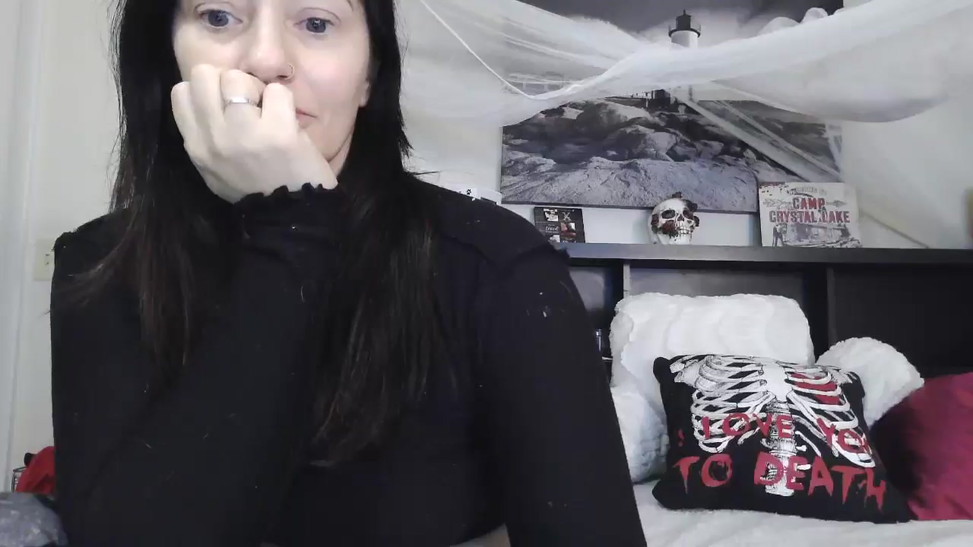 Gallery image thumbnail from CrystalLake's myfreecams stream on, 08/04/2024, 06:50 image 4 of 20
