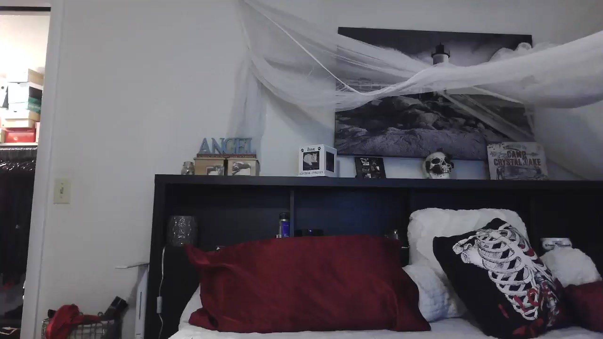 Gallery image thumbnail from CrystalLake's myfreecams stream on, 08/04/2024, 07:48 image 12 of 20