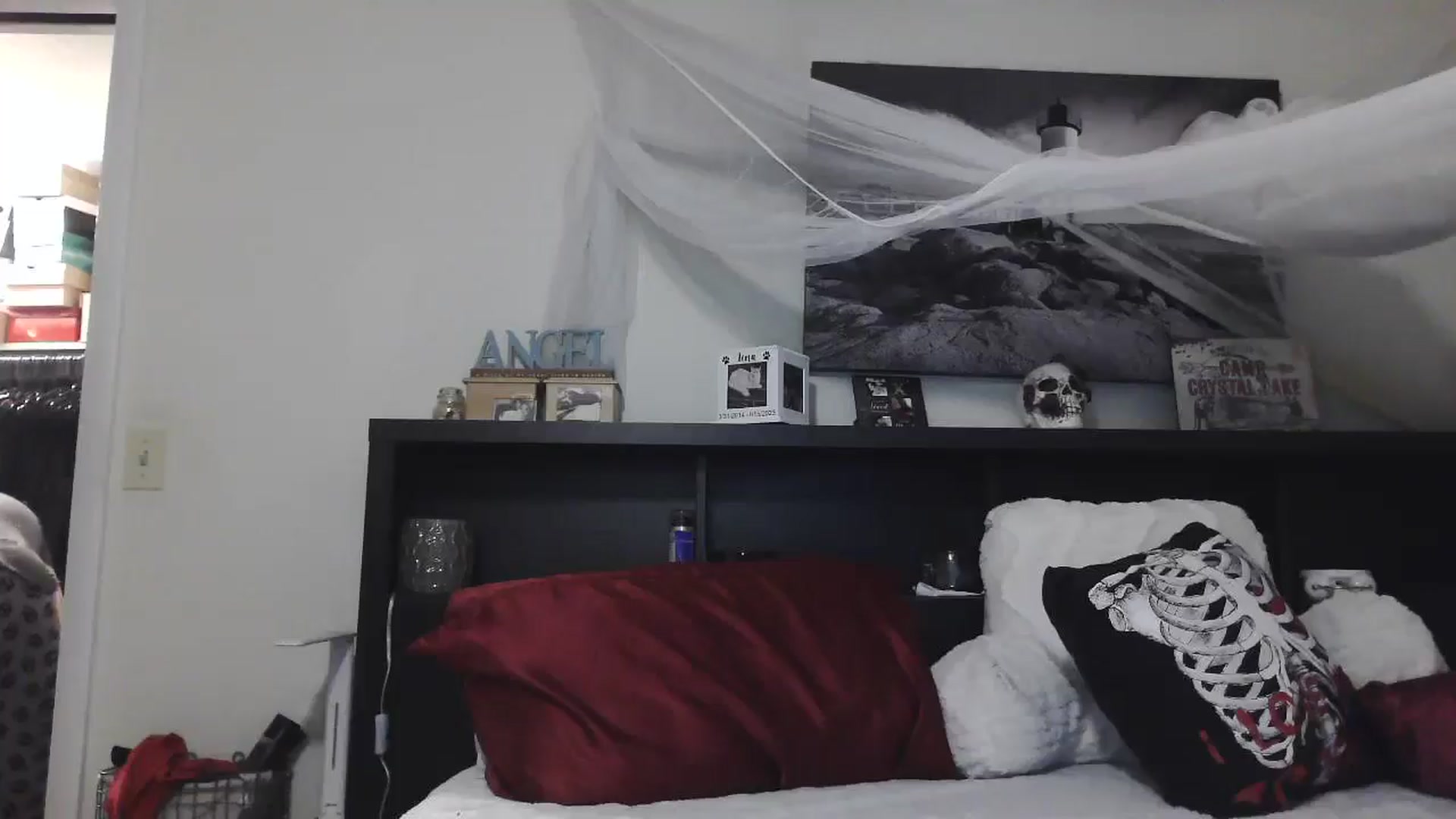 Gallery image thumbnail from CrystalLake's myfreecams stream on, 08/04/2024, 07:48 image 7 of 20
