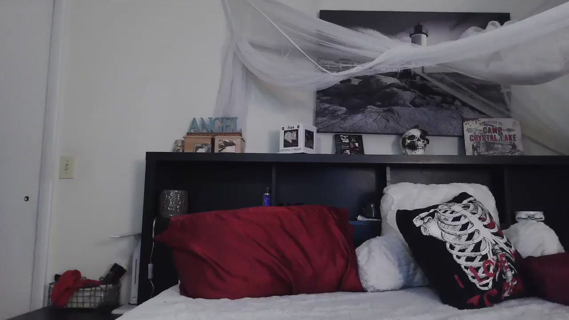 Gallery image thumbnail from CrystalLake's myfreecams stream on, 08/04/2024, 07:48 image 6 of 20