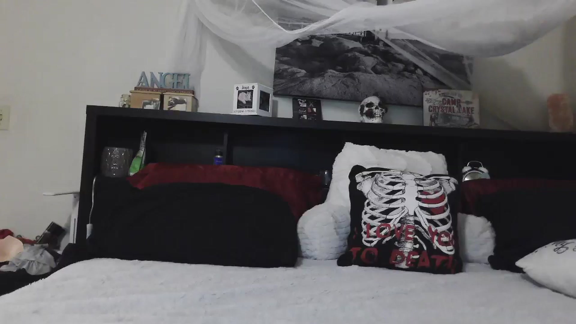 Gallery image thumbnail from CrystalLake's myfreecams stream on, 08/05/2024, 05:31 image 9 of 20