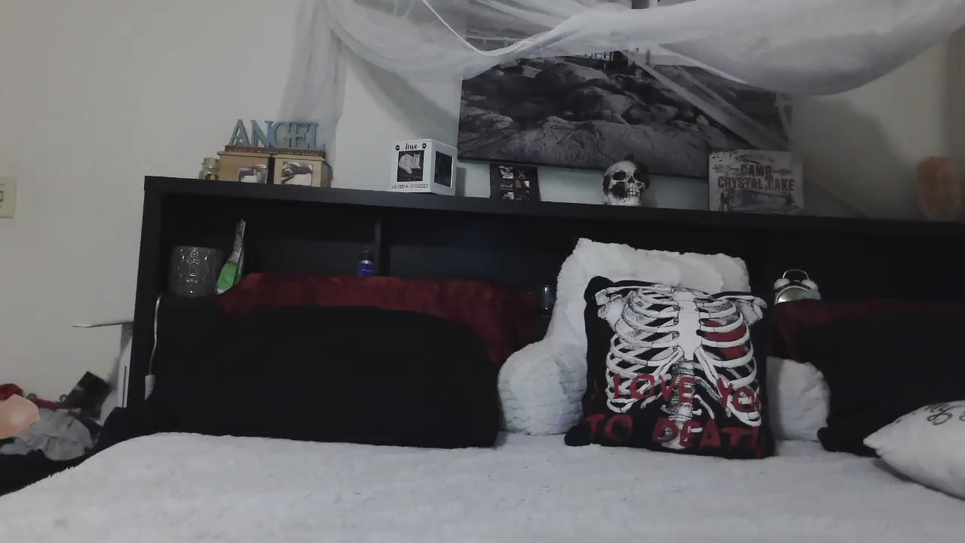 Gallery image thumbnail from CrystalLake's myfreecams stream on, 08/05/2024, 05:31 image 3 of 20