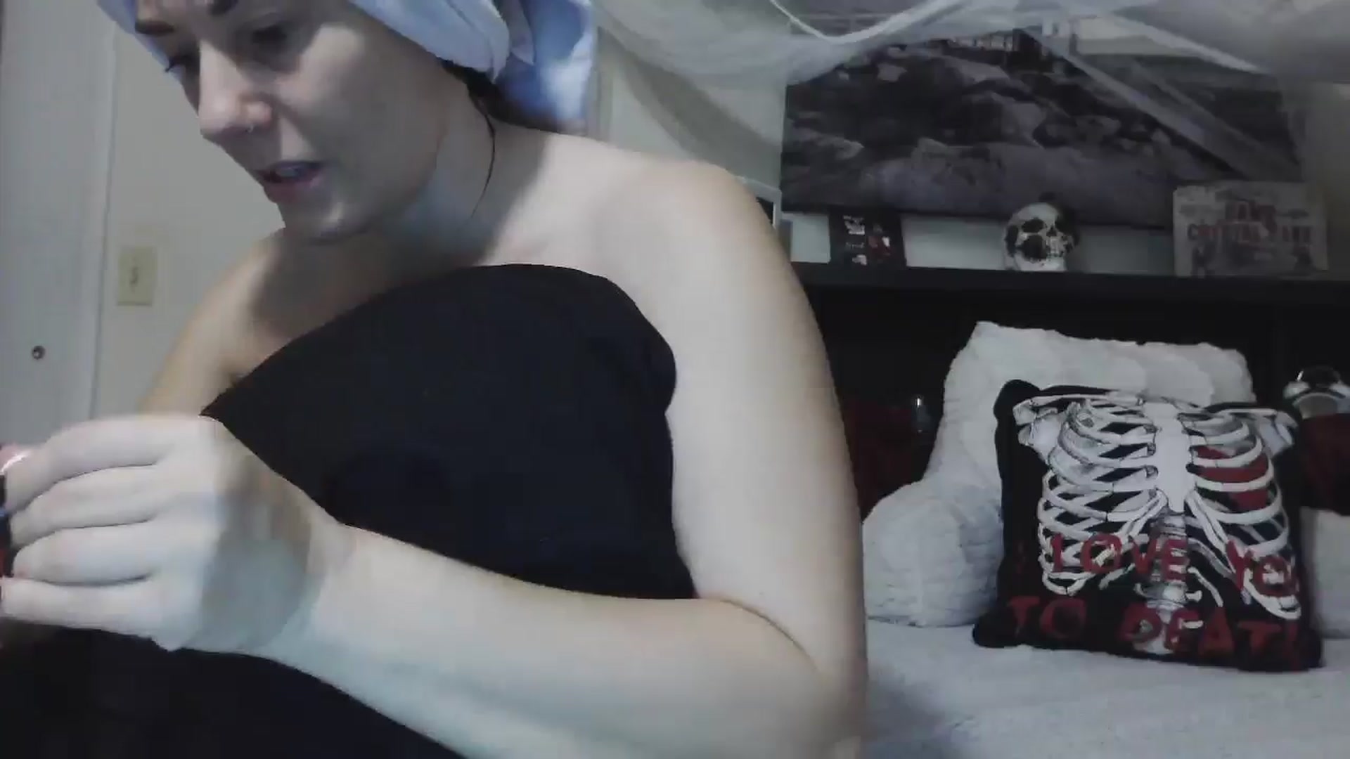 Gallery image thumbnail from CrystalLake's myfreecams stream on, 08/05/2024, 05:31 image 10 of 20