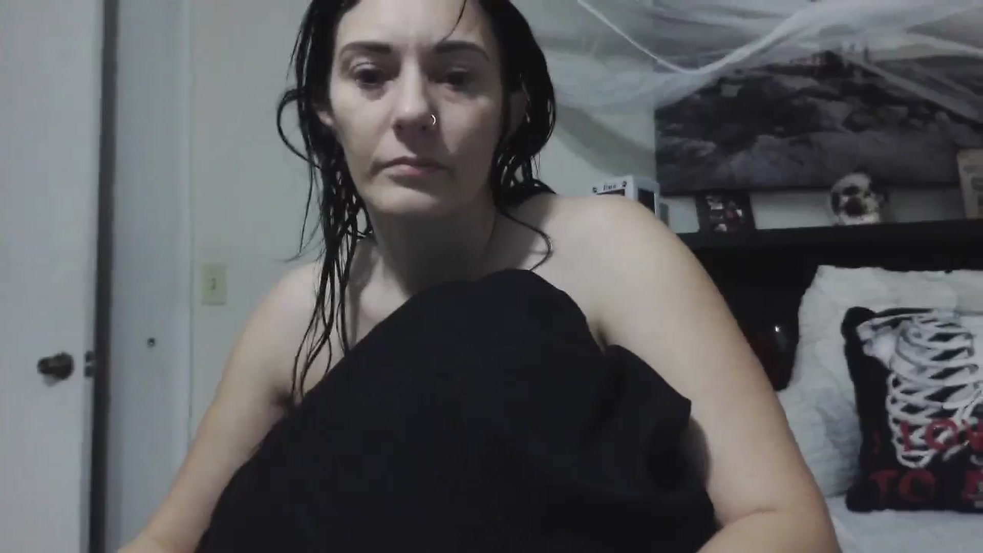 Gallery image thumbnail from CrystalLake's myfreecams stream on, 08/05/2024, 05:31 image 18 of 20