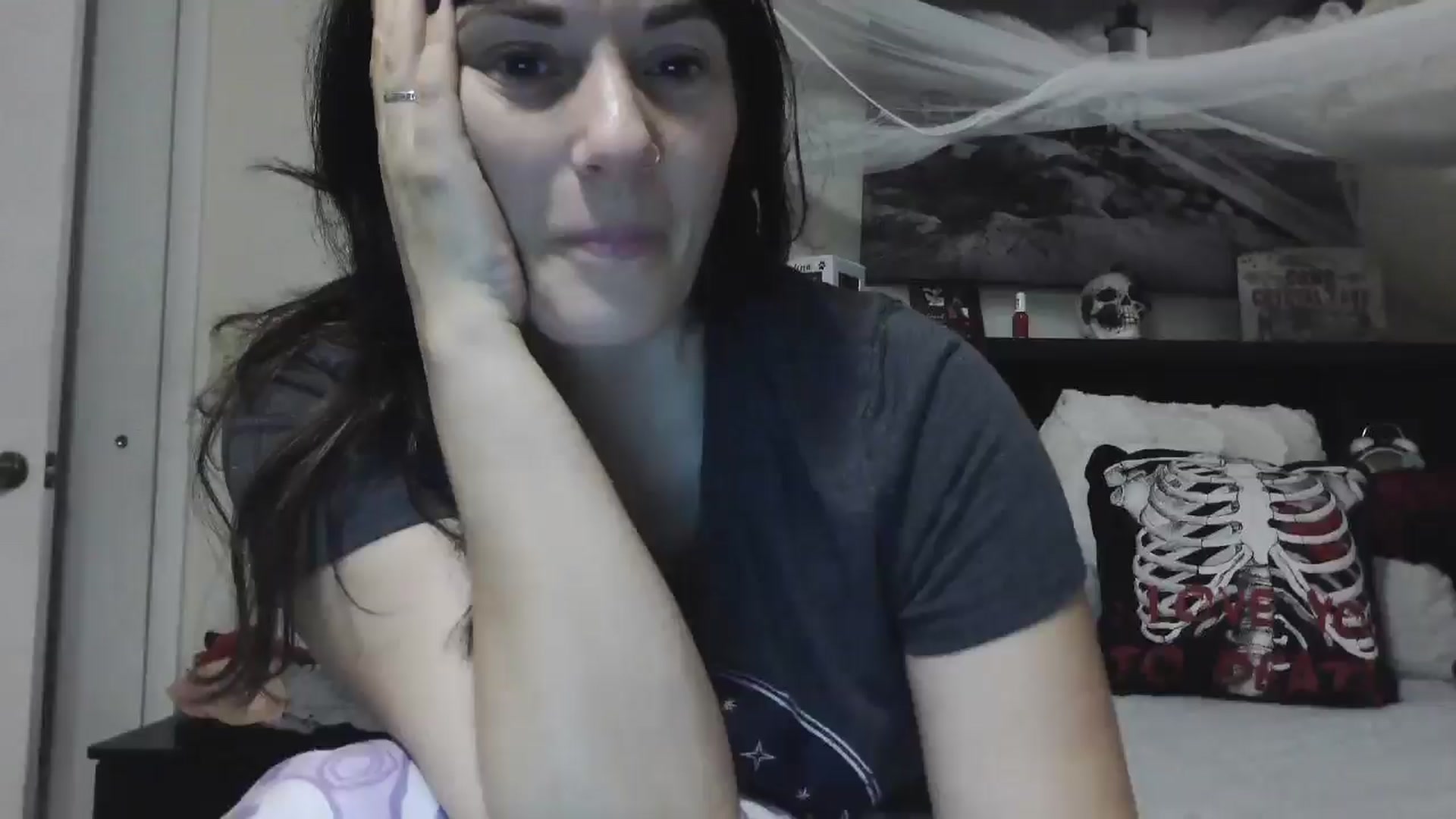 Gallery image thumbnail from CrystalLake's myfreecams stream on, 08/05/2024, 09:10 image 14 of 20