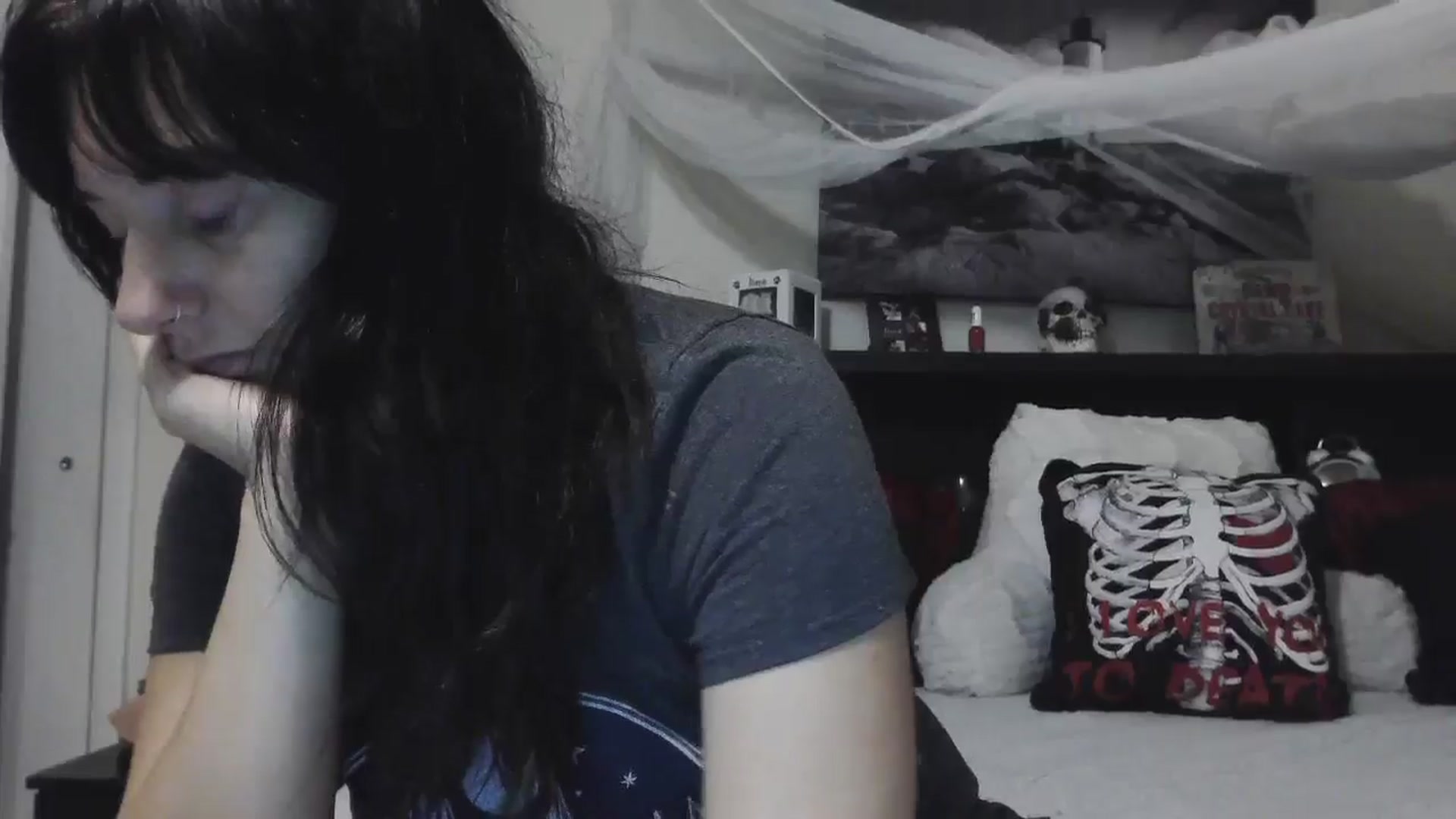 Gallery image thumbnail from CrystalLake's myfreecams stream on, 08/05/2024, 09:10 image 8 of 20