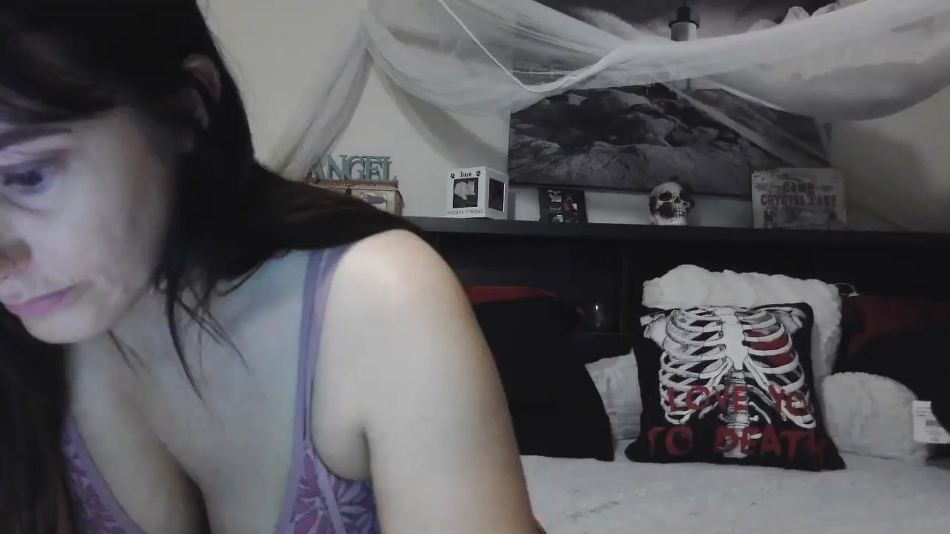 Gallery image thumbnail from CrystalLake's myfreecams stream on, 08/07/2024, 07:09 image 5 of 20