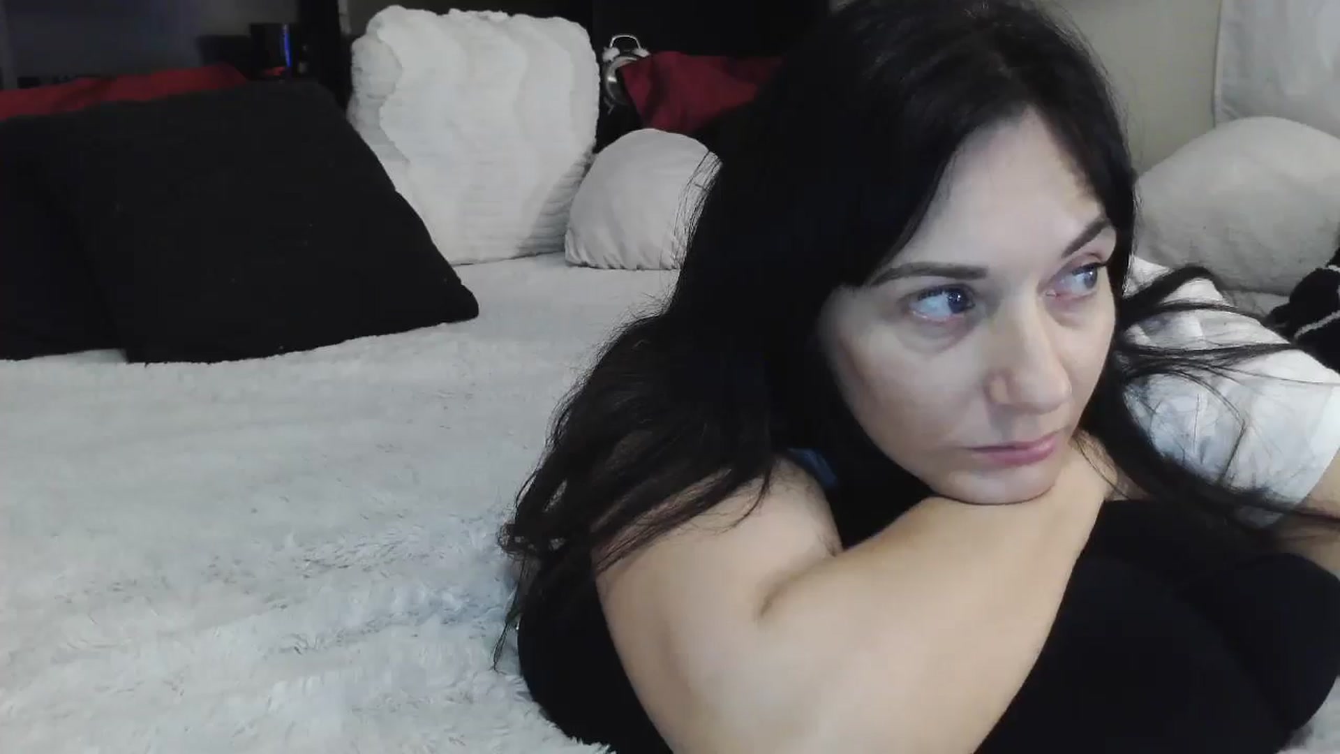 Gallery image thumbnail from CrystalLake's myfreecams stream on, 08/08/2024, 06:14 image 18 of 20