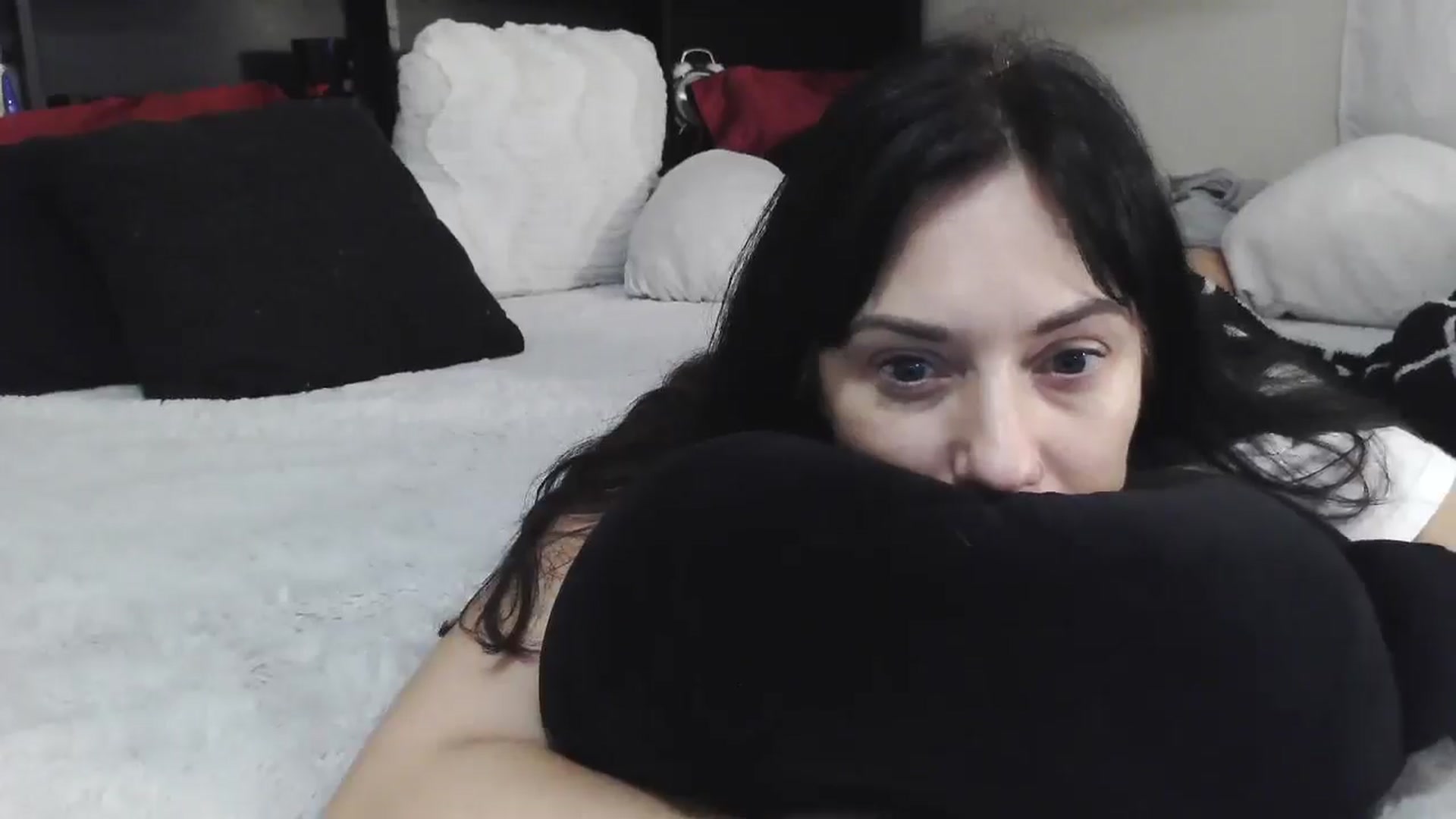 Gallery image thumbnail from CrystalLake's myfreecams stream on, 08/08/2024, 06:14 image 15 of 20