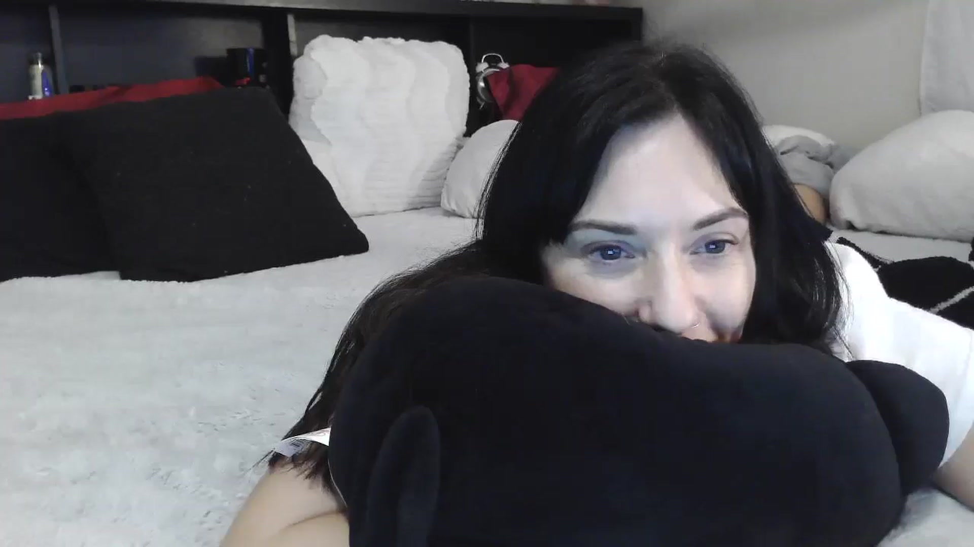 Gallery image thumbnail from CrystalLake's myfreecams stream on, 08/08/2024, 06:14 image 9 of 20