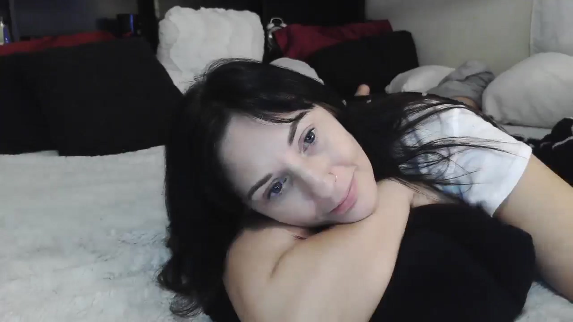 Gallery image thumbnail from CrystalLake's myfreecams stream on, 08/08/2024, 06:14 image 17 of 20