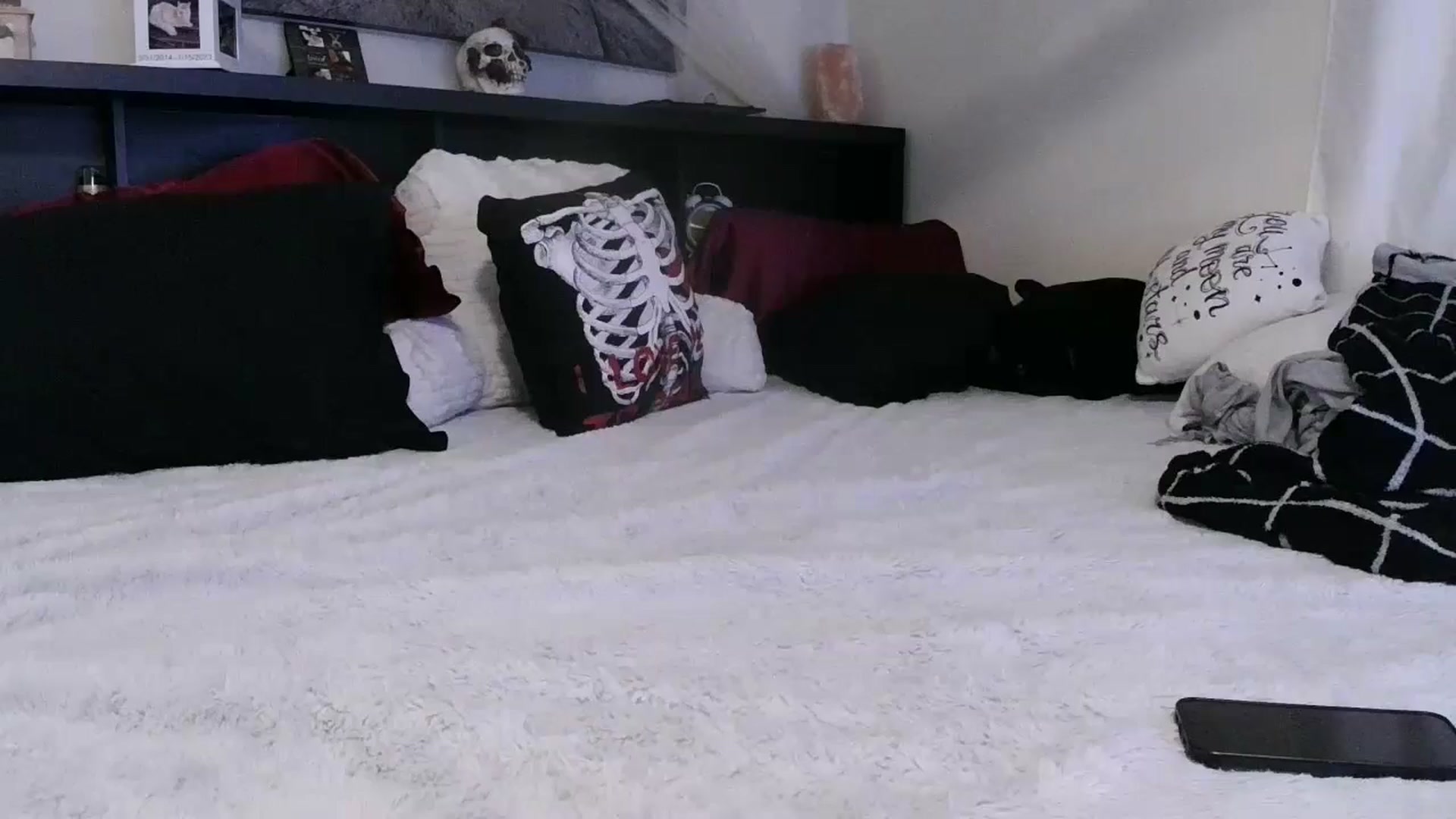 Gallery image thumbnail from CrystalLake's myfreecams stream on, 08/09/2024, 07:09 image 20 of 20