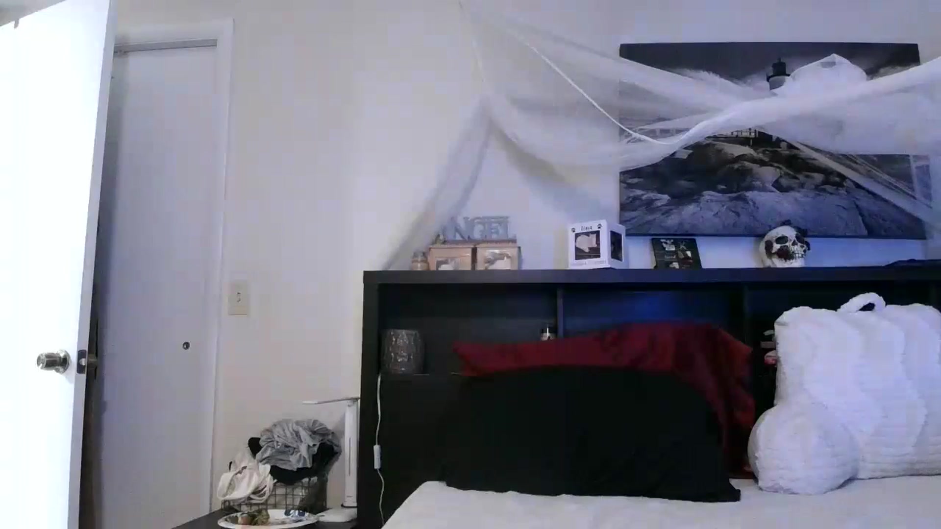 Gallery image thumbnail from CrystalLake's myfreecams stream on, 08/09/2024, 10:46 image 16 of 20