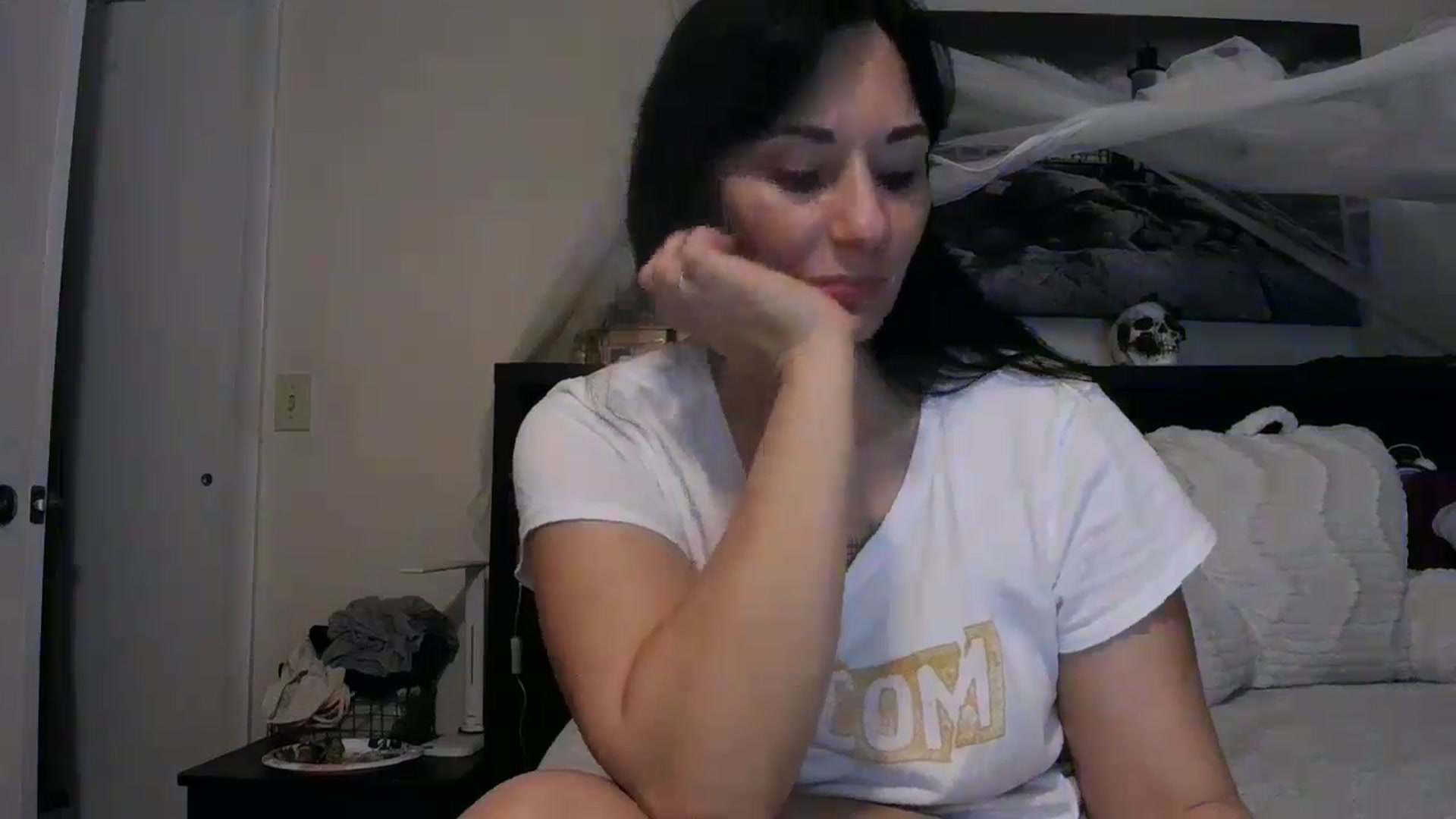 Gallery image thumbnail from CrystalLake's myfreecams stream on, 08/09/2024, 10:46 image 9 of 20