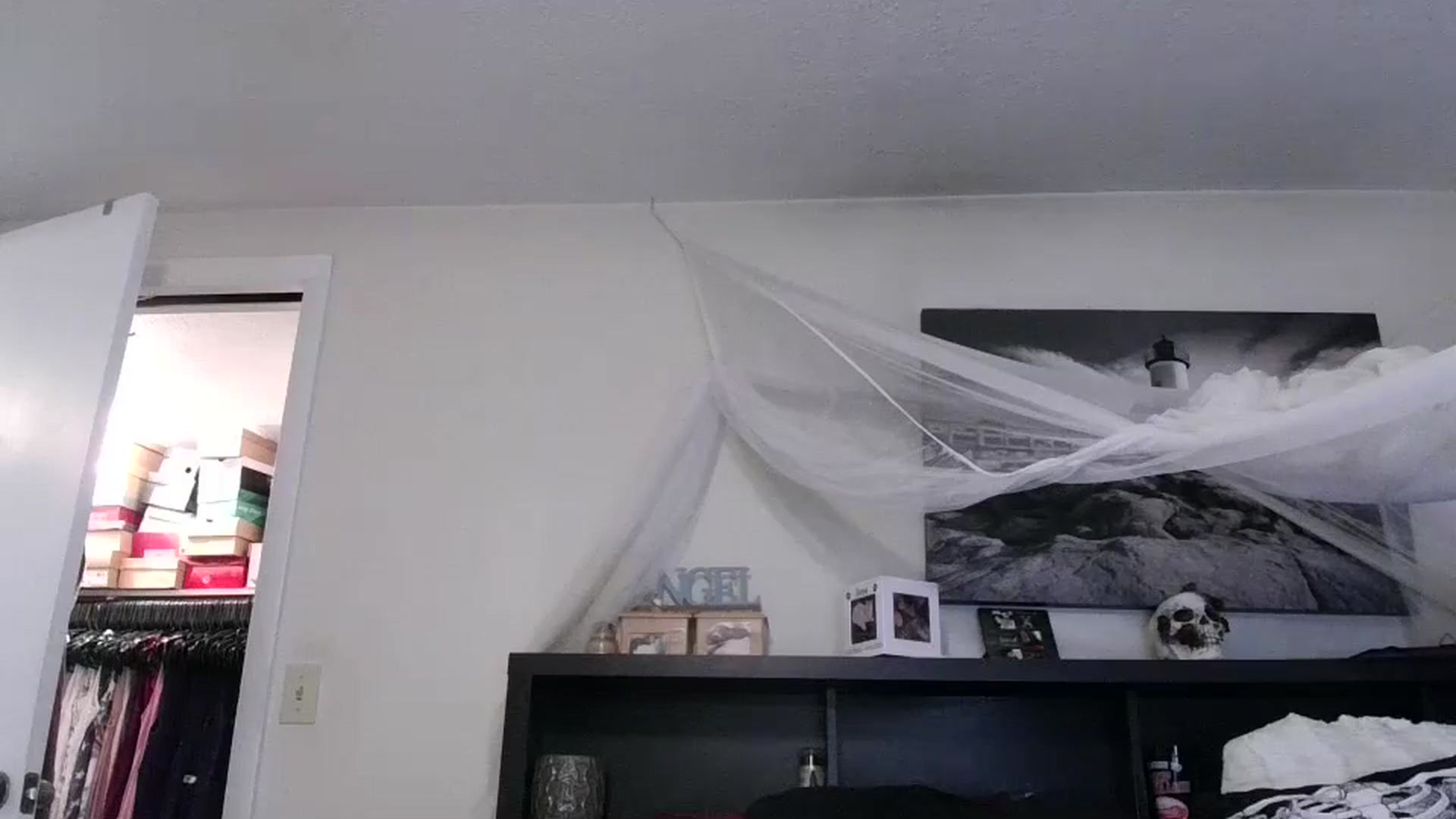 Gallery image thumbnail from CrystalLake's myfreecams stream on, 08/10/2024, 08:47 image 14 of 20