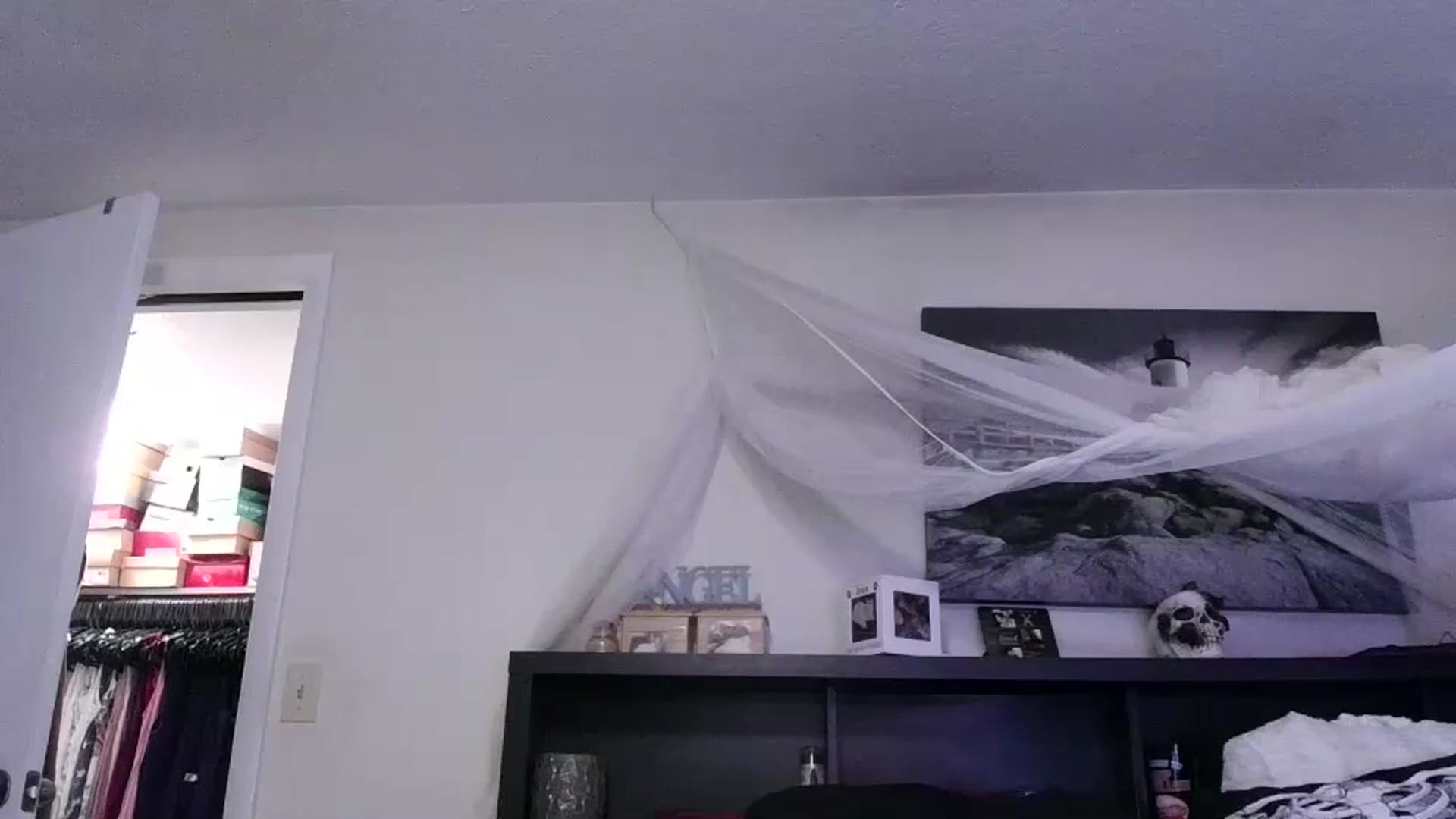 Gallery image thumbnail from CrystalLake's myfreecams stream on, 08/10/2024, 08:47 image 6 of 20