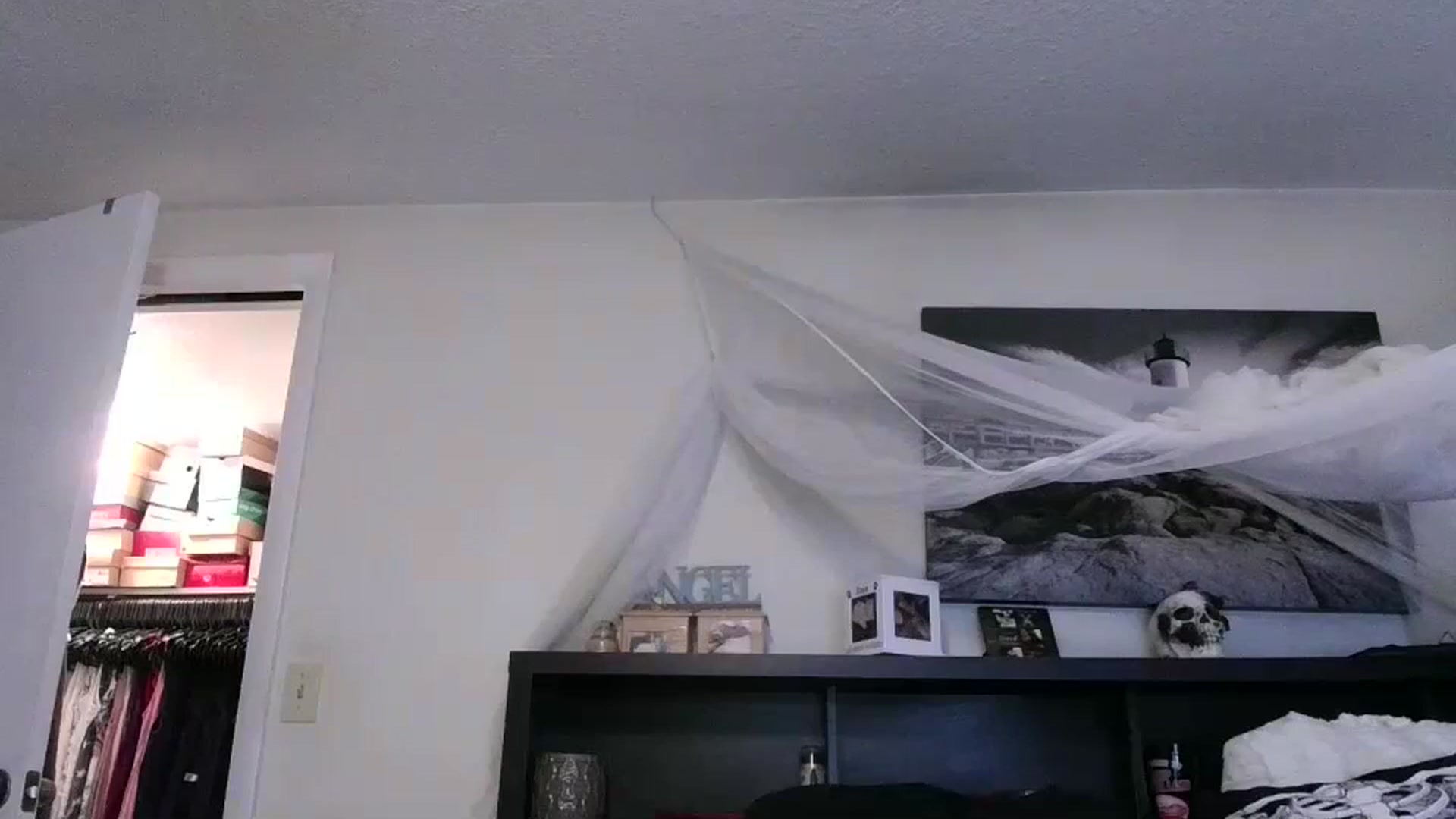 Gallery image thumbnail from CrystalLake's myfreecams stream on, 08/10/2024, 08:47 image 7 of 20