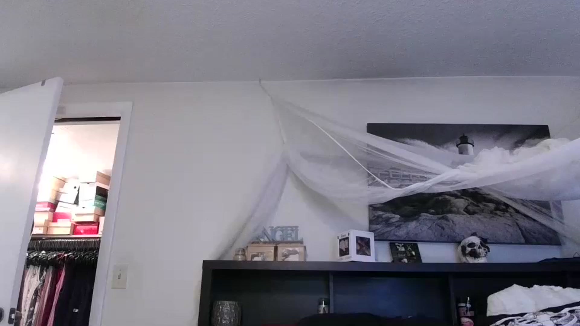 Gallery image thumbnail from CrystalLake's myfreecams stream on, 08/10/2024, 08:47 image 18 of 20