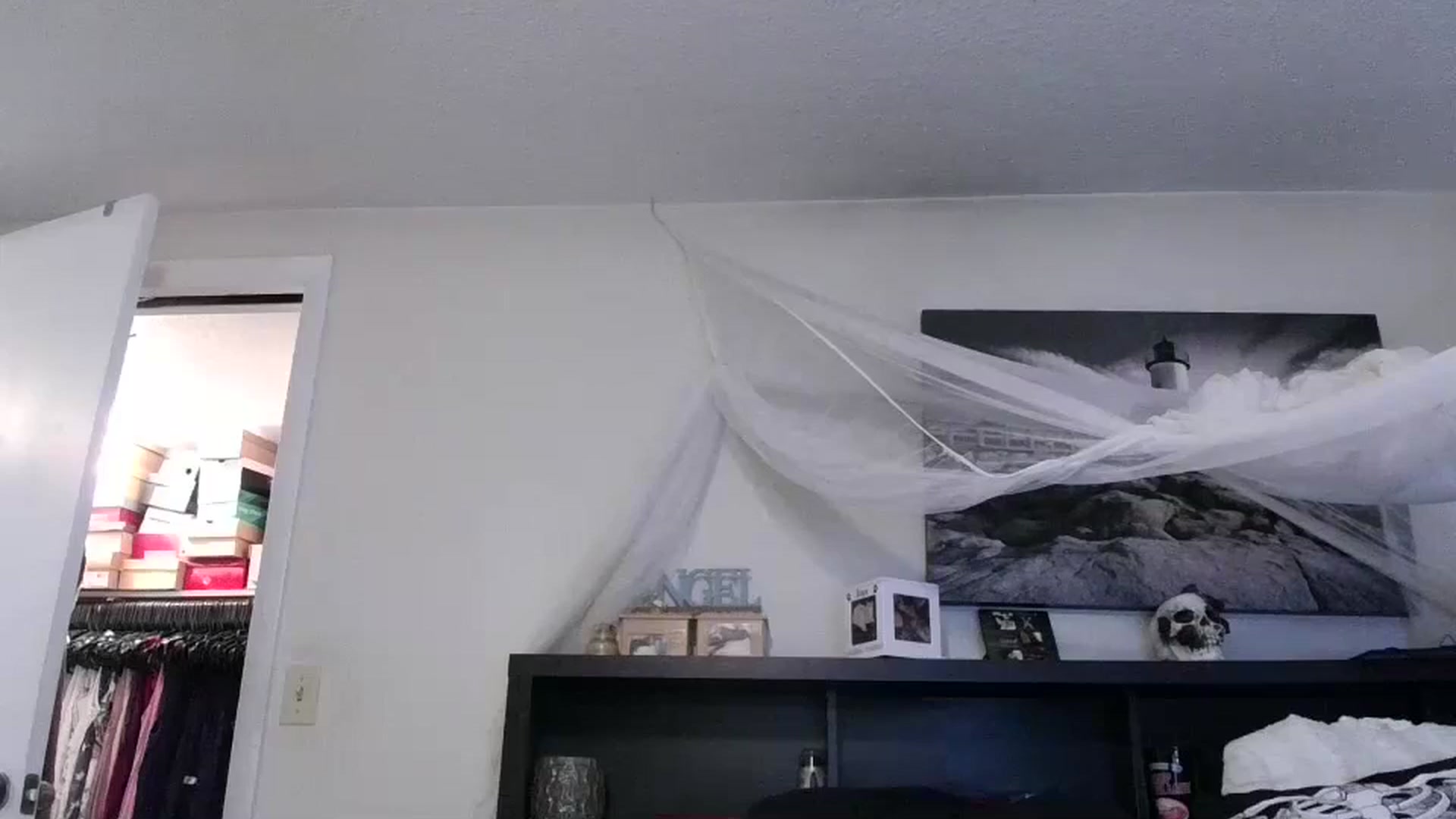 Gallery image thumbnail from CrystalLake's myfreecams stream on, 08/10/2024, 08:47 image 20 of 20