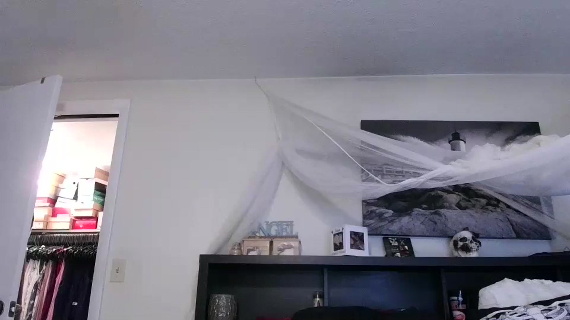 Gallery image thumbnail from CrystalLake's myfreecams stream on, 08/10/2024, 08:47 image 5 of 20