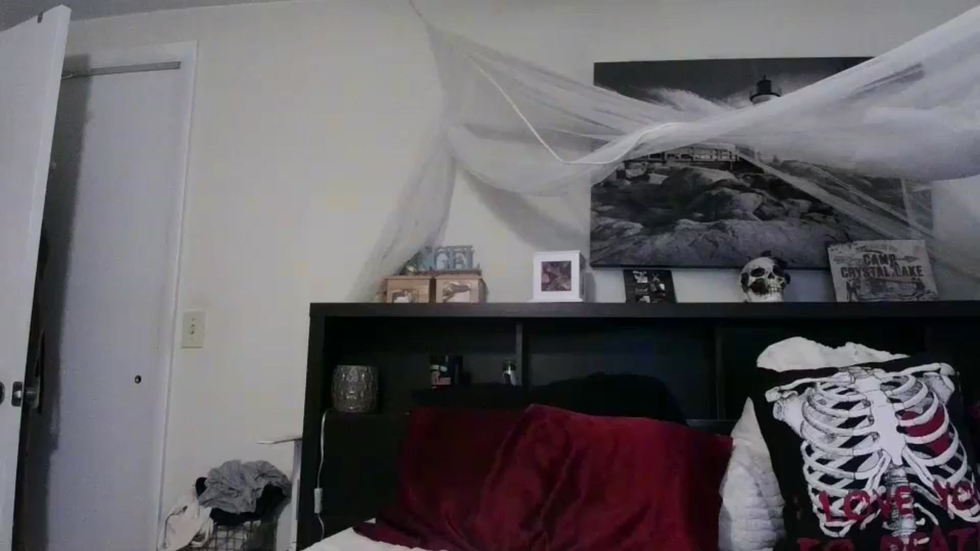 Gallery image thumbnail from CrystalLake's myfreecams stream on, 08/11/2024, 08:35 image 16 of 20