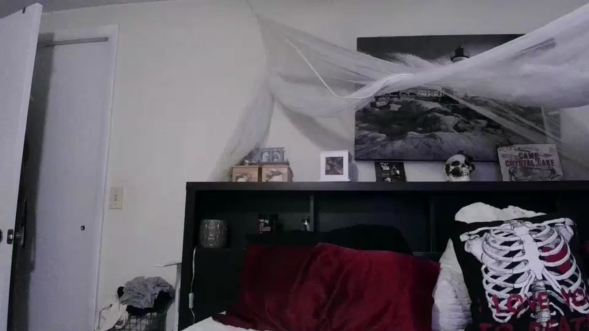 Gallery image thumbnail from CrystalLake's myfreecams stream on, 08/11/2024, 08:35 image 18 of 20
