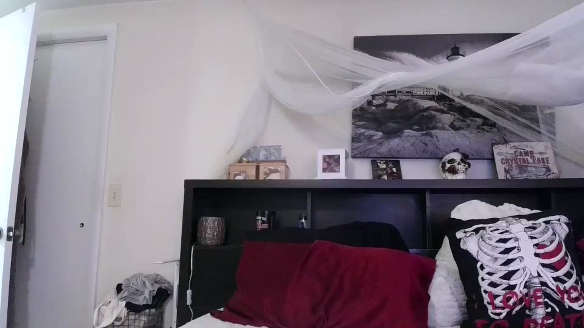Gallery image thumbnail from CrystalLake's myfreecams stream on, 08/11/2024, 08:35 image 11 of 20