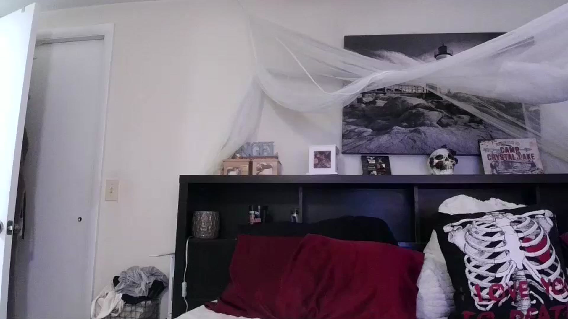 Gallery image thumbnail from CrystalLake's myfreecams stream on, 08/11/2024, 08:35 image 12 of 20