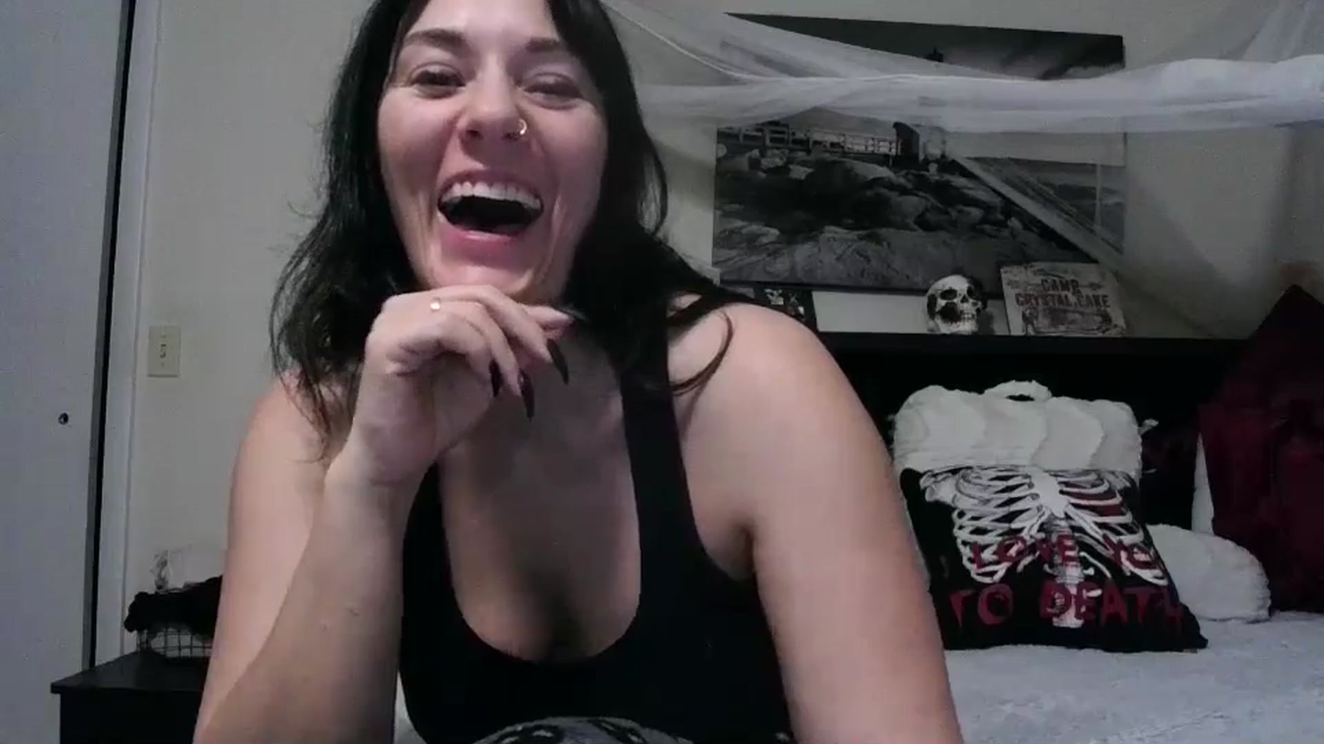 Gallery image thumbnail from CrystalLake's myfreecams stream on, 08/15/2024, 07:20 image 13 of 20