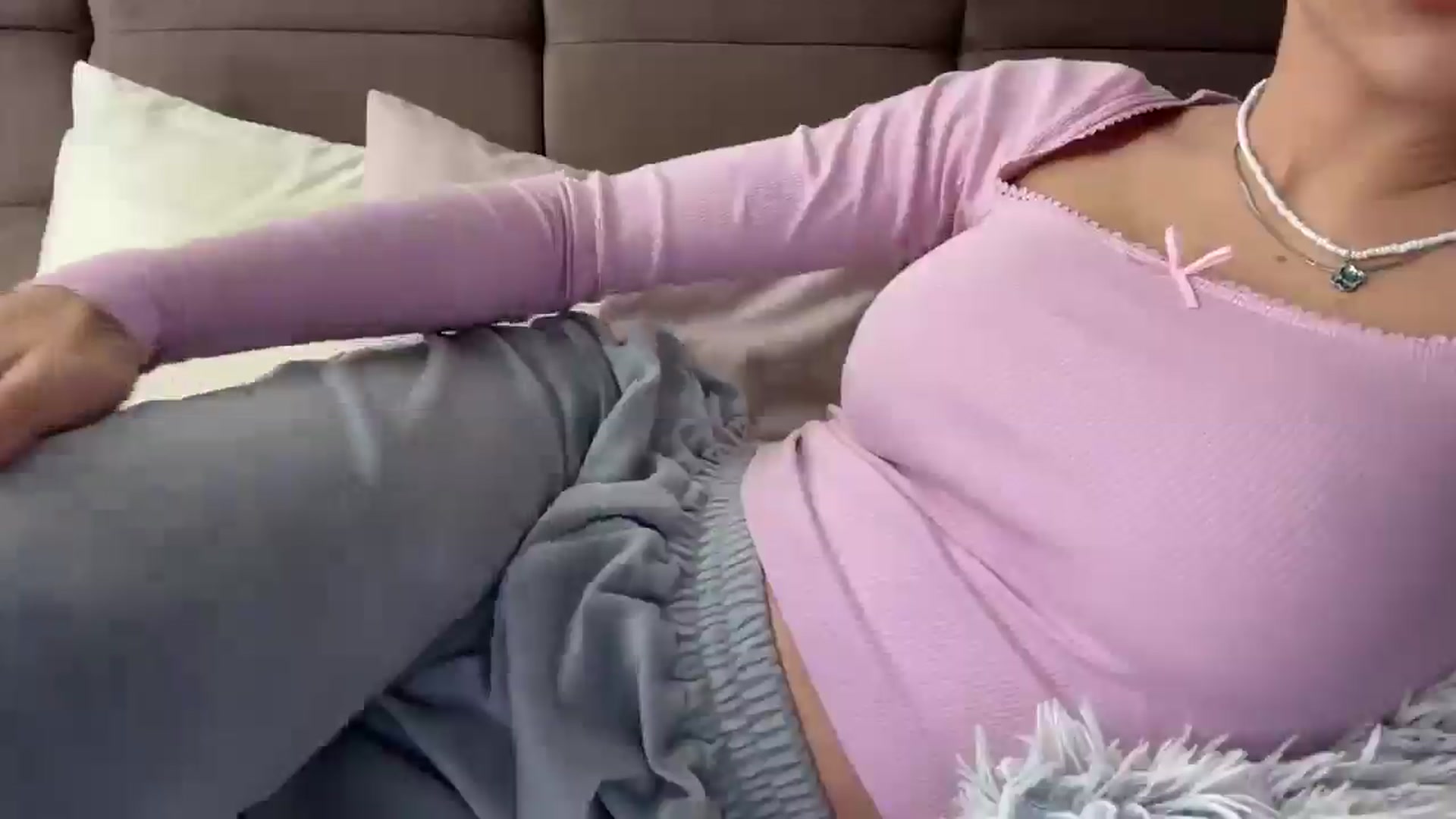 Gallery image thumbnail from CrystalLee's myfreecams stream on, 01/20/2025, 14:46 image 13 of 20