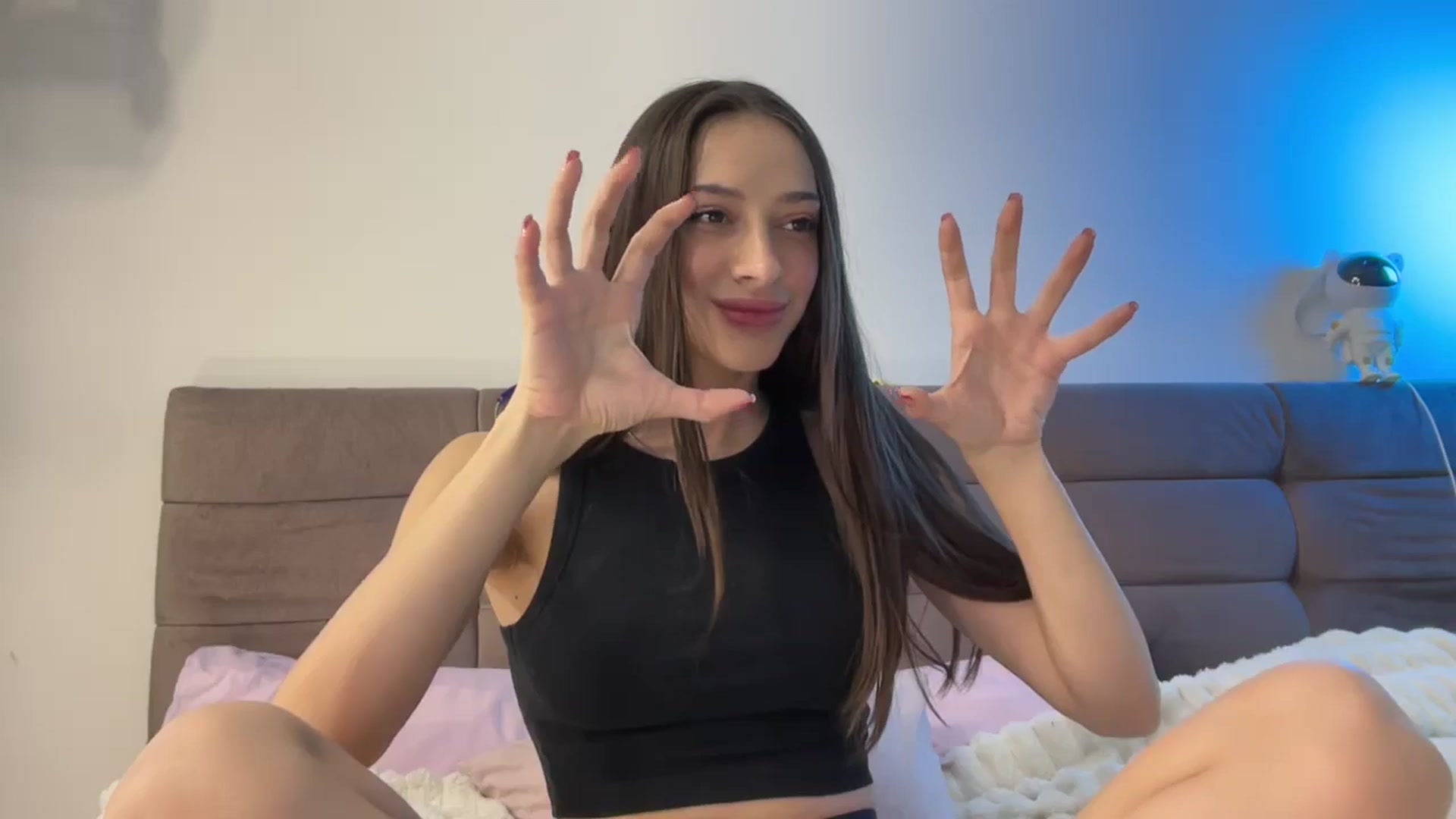 Gallery image thumbnail from CrystalLee's myfreecams stream on, 01/31/2025, 10:56 image 18 of 20