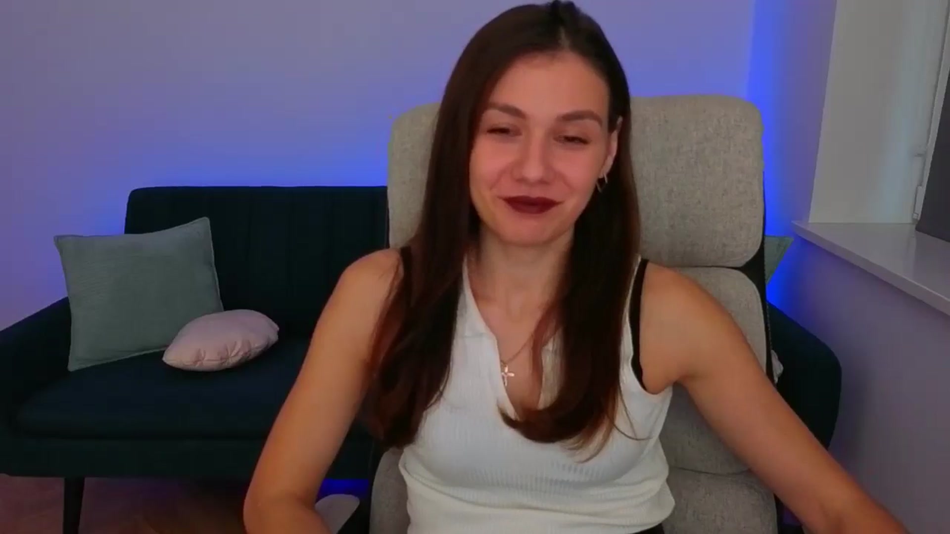 Gallery image thumbnail from CrystalShark's myfreecams stream on, 11/09/2025, 13:40 image 15 of 20