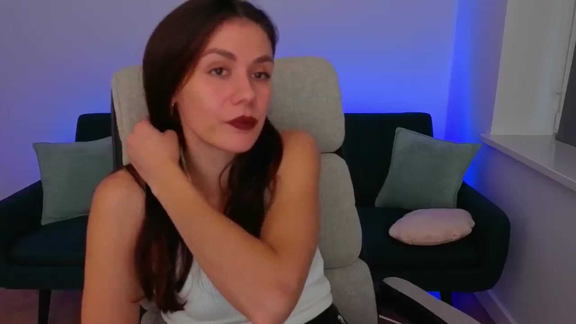 Gallery image thumbnail from CrystalShark's myfreecams stream on, 11/09/2025, 14:44 image 4 of 20