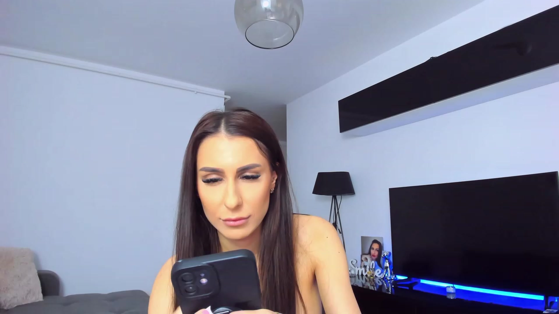 Gallery image thumbnail from CrystalTifany's myfreecams stream on, 03/14/2024, 14:30 image 7 of 20