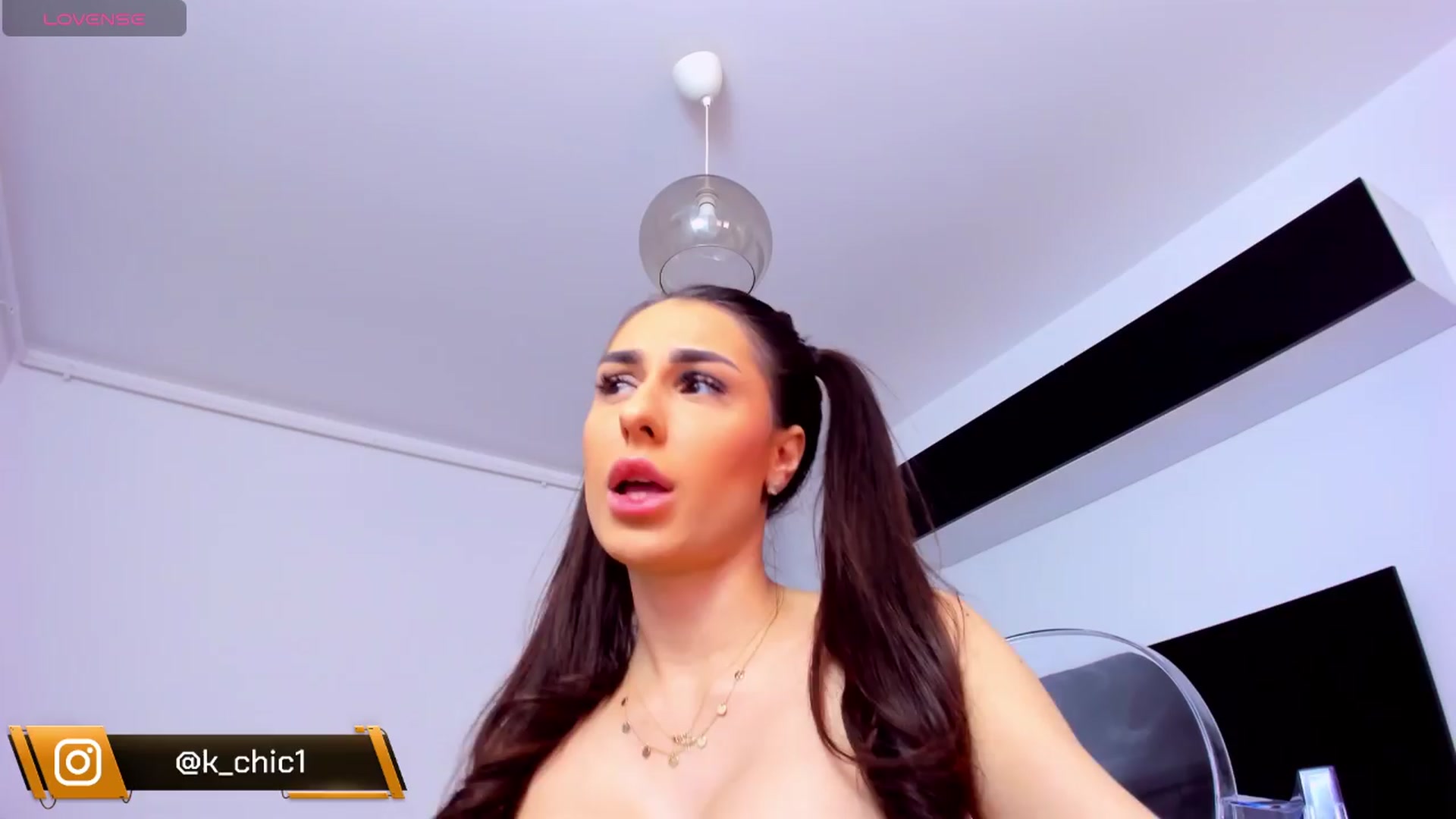 Gallery image thumbnail from CrystalTifany's myfreecams stream on, 04/03/2024, 11:34 image 7 of 20
