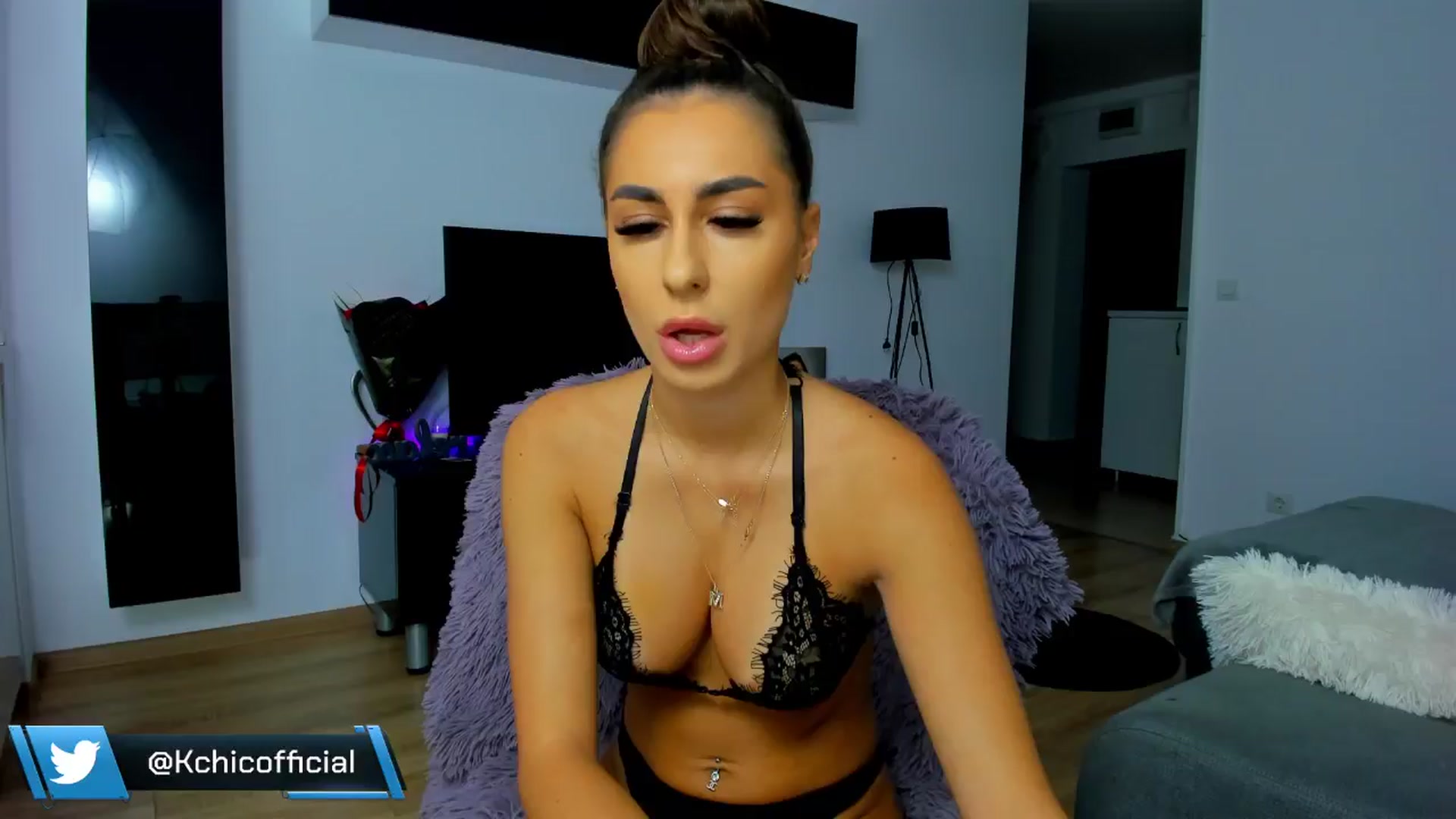 Gallery image thumbnail from CrystalTifany's myfreecams stream on, 09/15/2024, 13:26 image 2 of 20