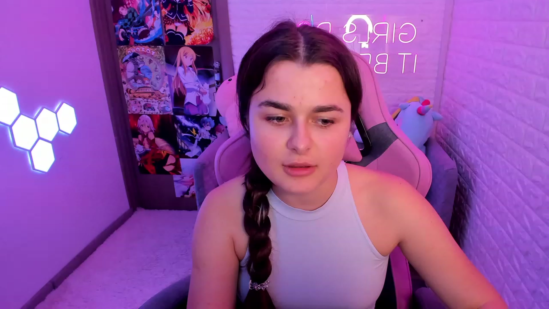 Gallery image thumbnail from CrystalXX's myfreecams stream on, 03/07/2023, 23:02 image 6 of 20