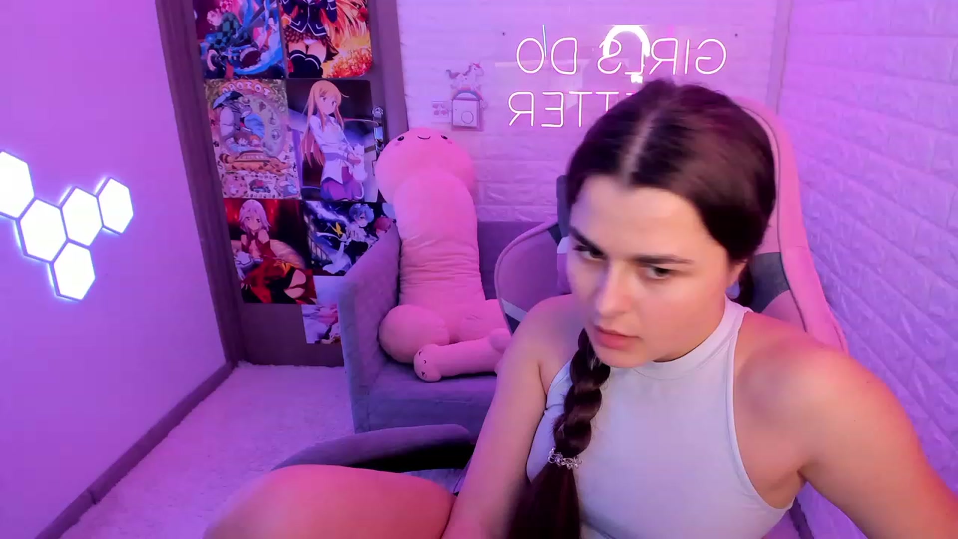 Gallery image thumbnail from CrystalXX's myfreecams stream on, 03/07/2023, 23:02 image 8 of 20