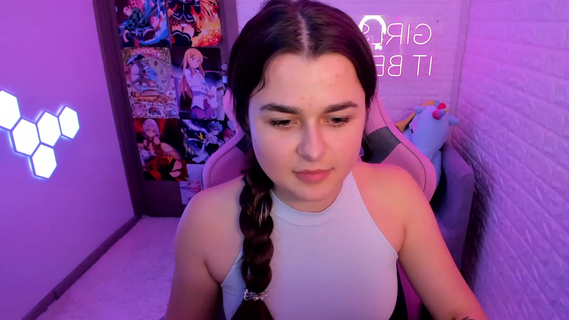 Gallery image thumbnail from CrystalXX's myfreecams stream on, 03/07/2023, 23:02 image 15 of 20
