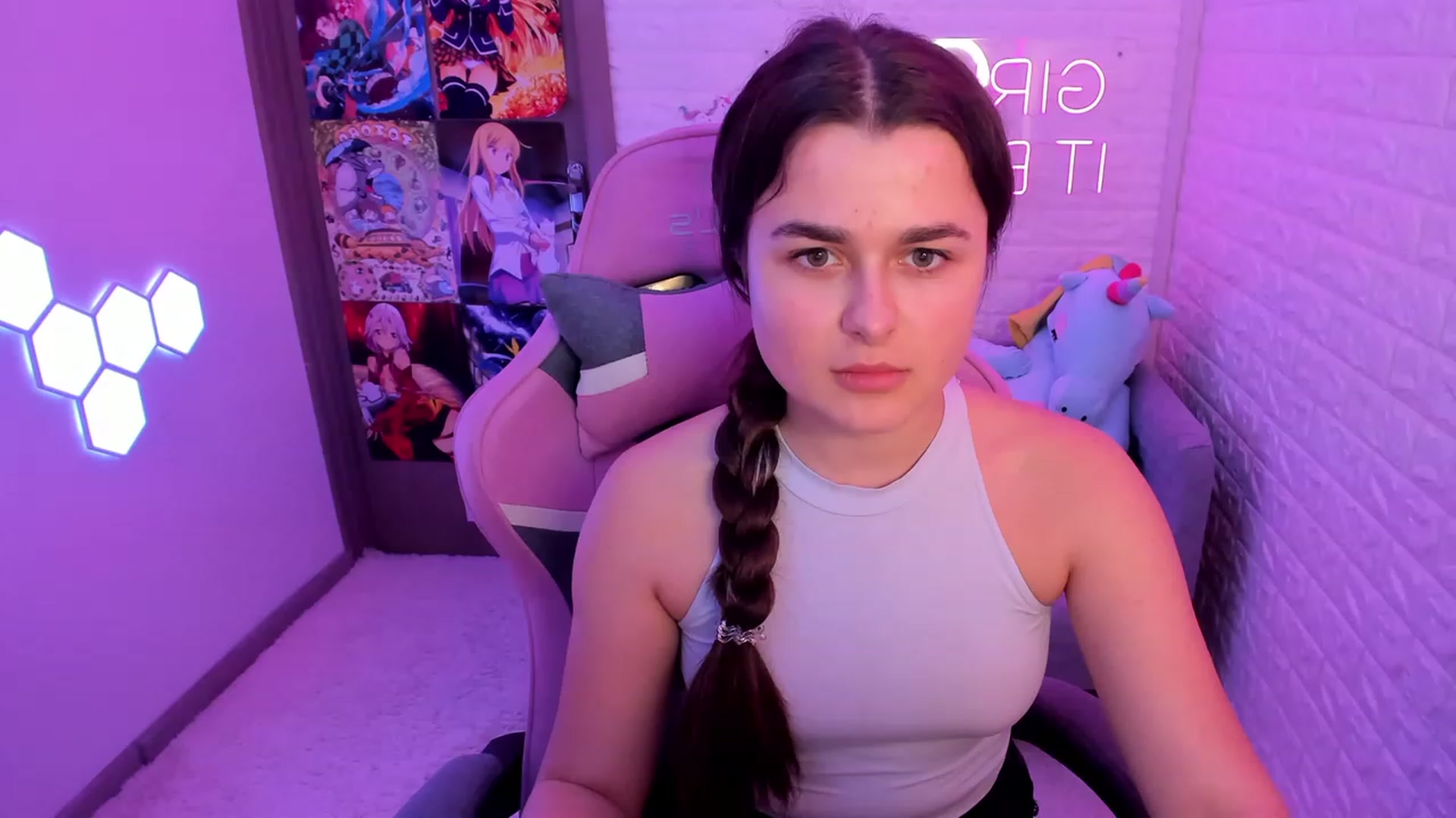 Gallery image thumbnail from CrystalXX's myfreecams stream on, 03/07/2023, 23:02 image 2 of 20