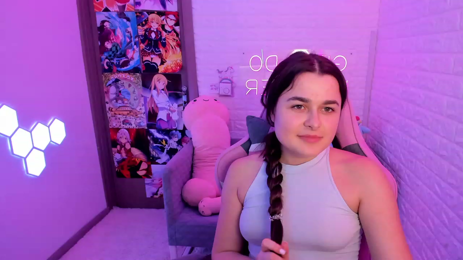 Gallery image thumbnail from CrystalXX's myfreecams stream on, 03/07/2023, 23:02 image 17 of 20