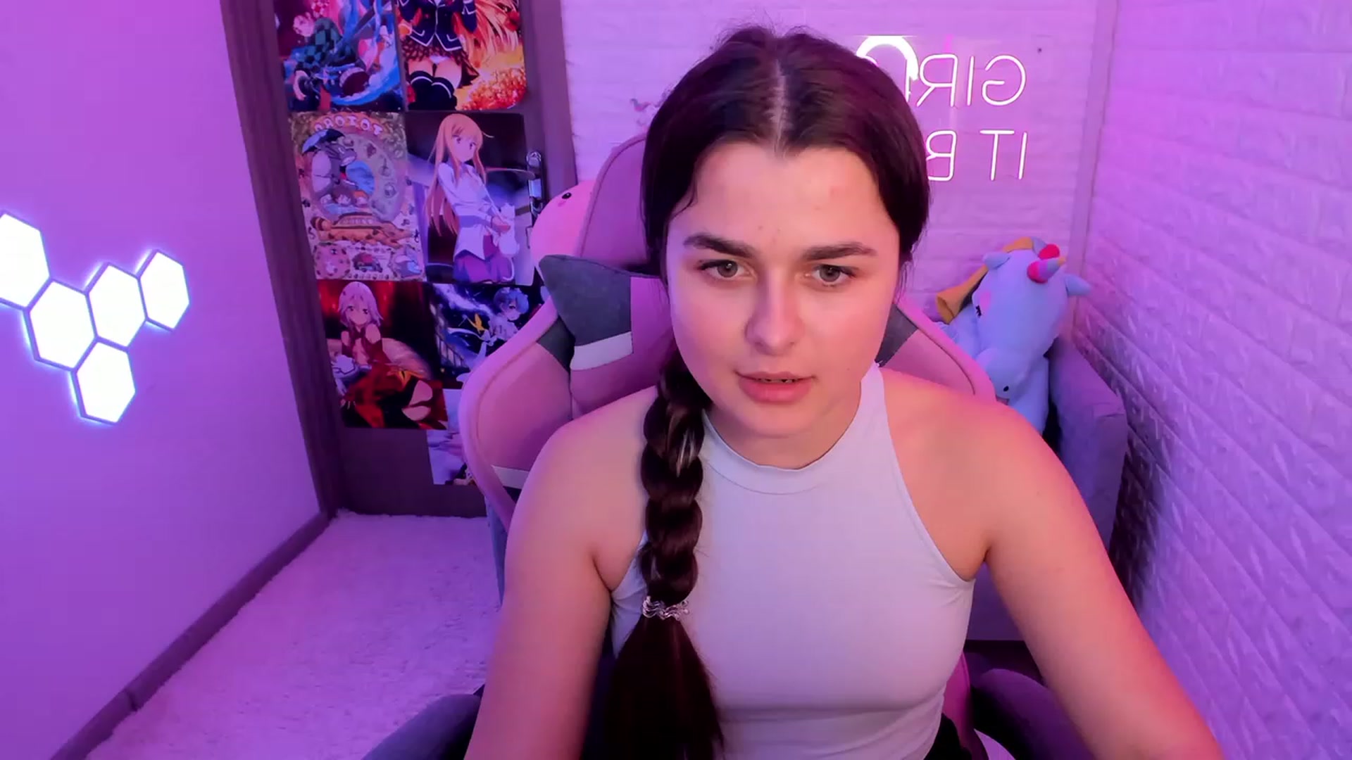 Gallery image thumbnail from CrystalXX's myfreecams stream on, 03/07/2023, 23:02 image 3 of 20