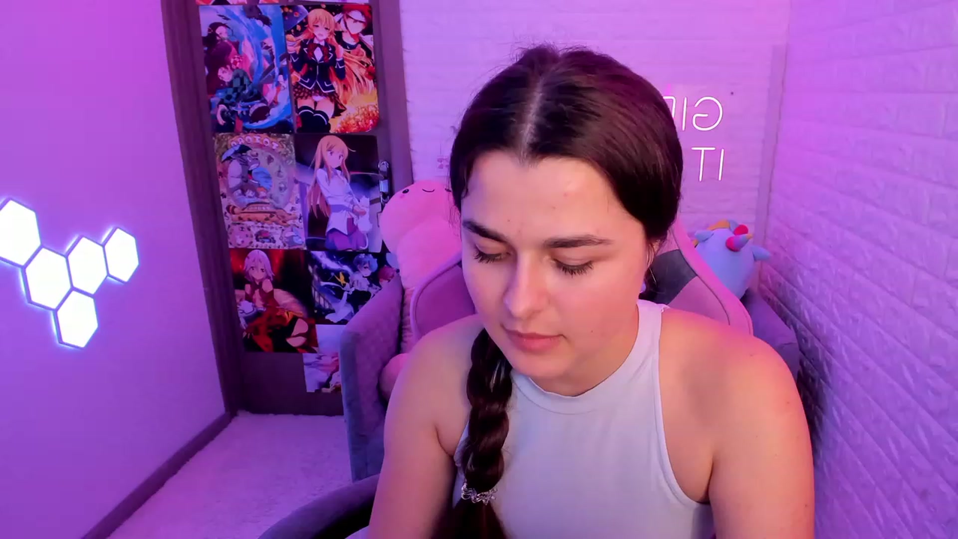 Gallery image thumbnail from CrystalXX's myfreecams stream on, 03/07/2023, 23:02 image 1 of 20