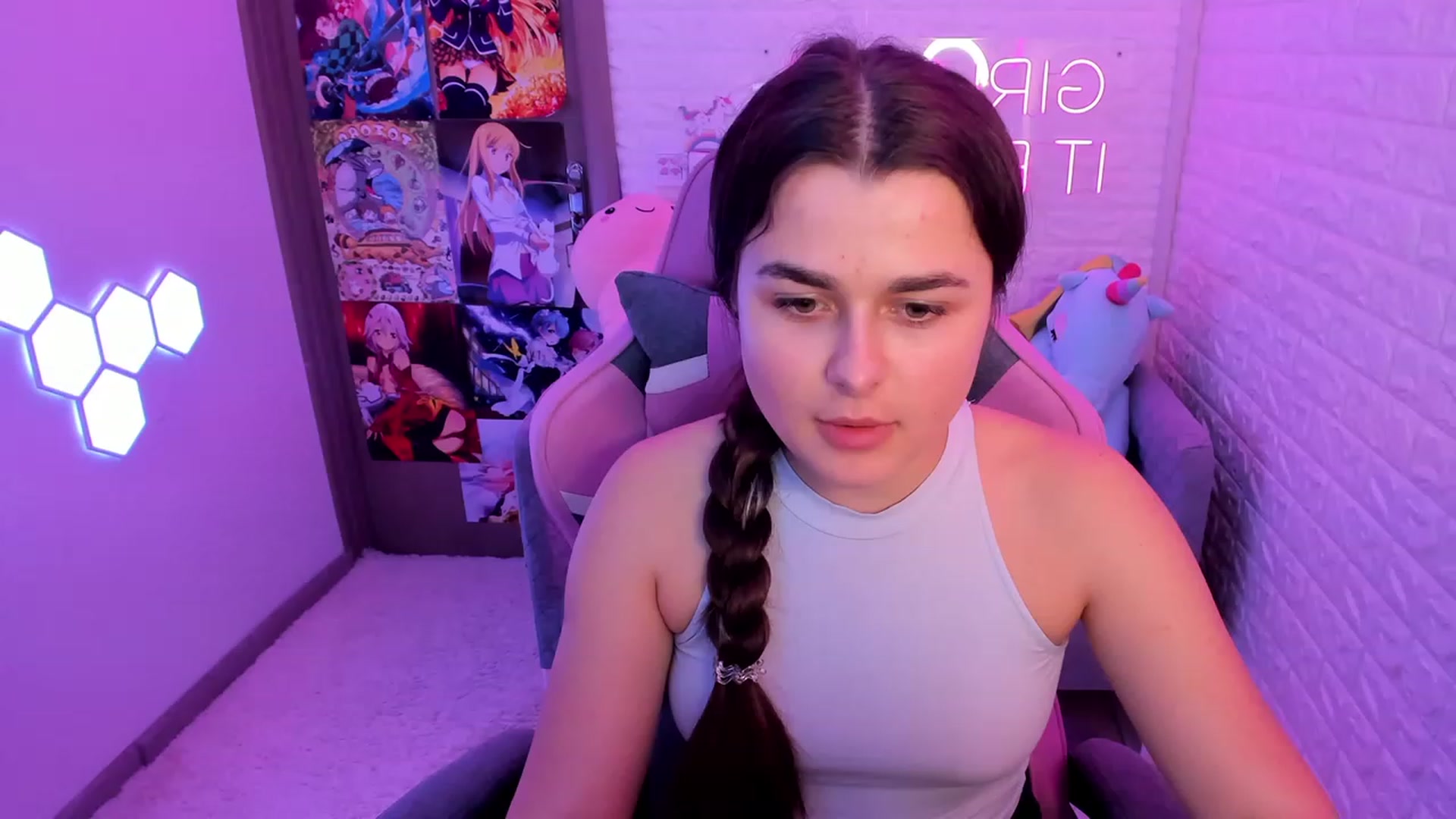 Gallery image thumbnail from CrystalXX's myfreecams stream on, 03/07/2023, 23:02 image 4 of 20
