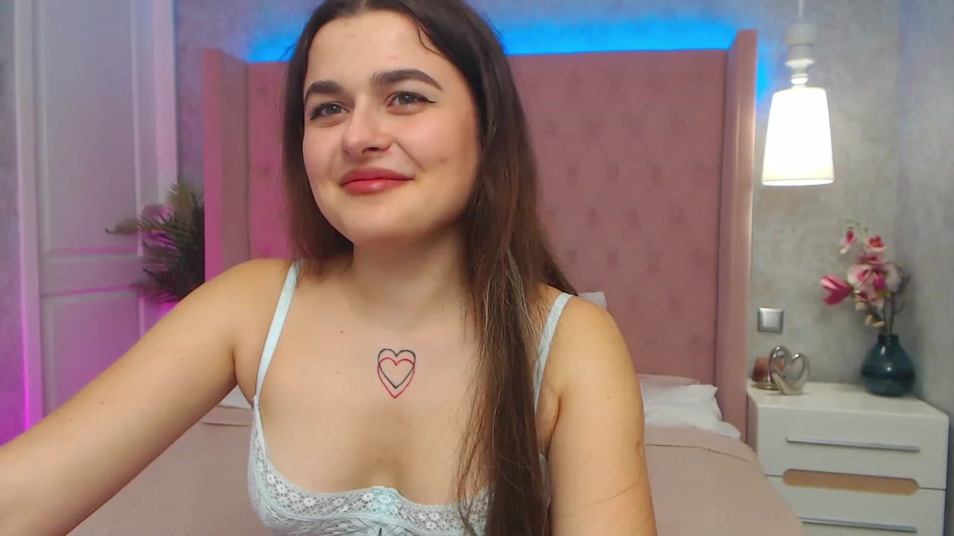 Gallery image thumbnail from CrystalXX's myfreecams stream on, 03/26/2023, 20:00 image 8 of 20