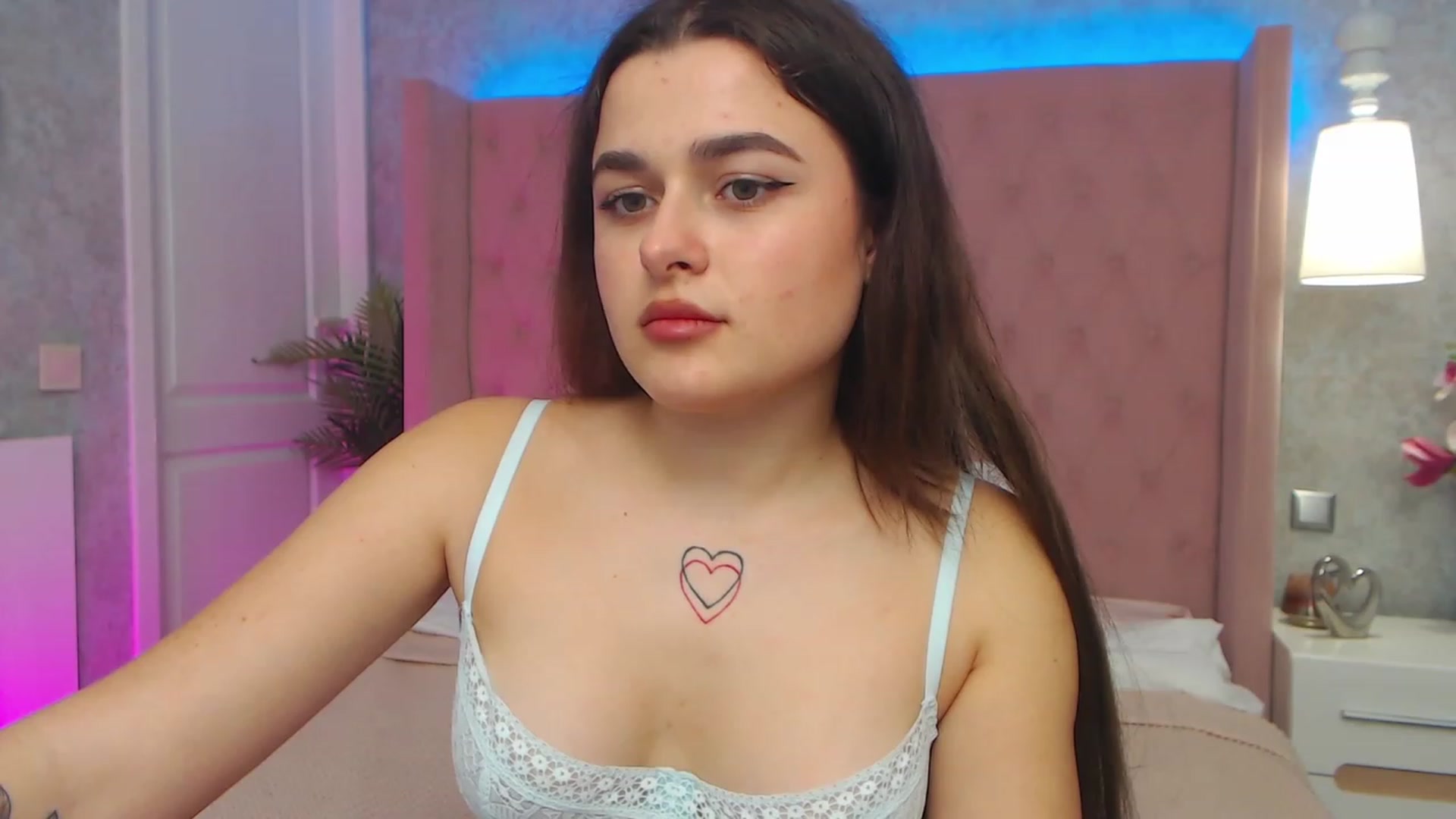 Gallery image thumbnail from CrystalXX's myfreecams stream on, 03/26/2023, 21:23 image 7 of 20