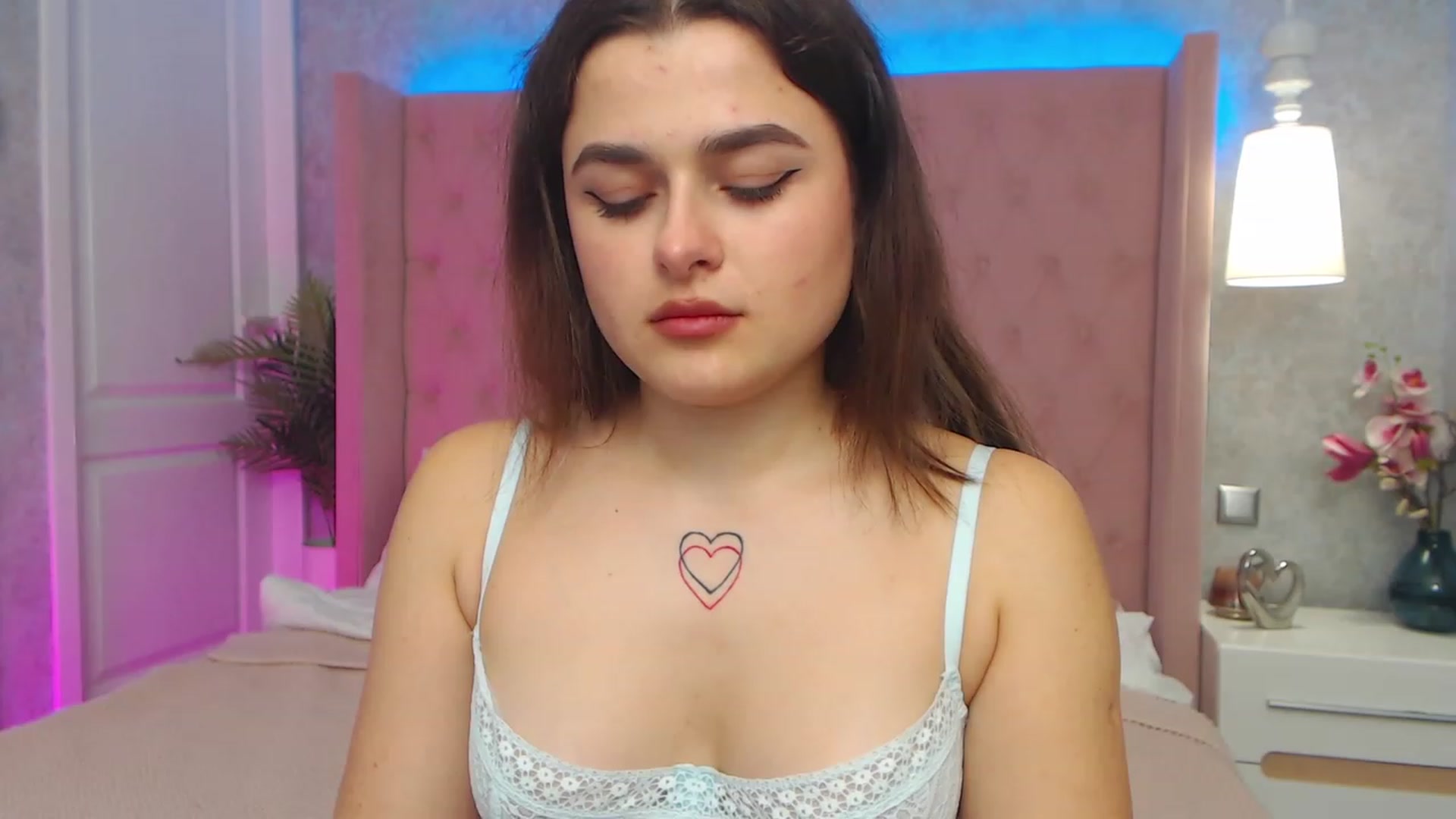 Gallery image thumbnail from CrystalXX's myfreecams stream on, 03/26/2023, 21:23 image 1 of 20