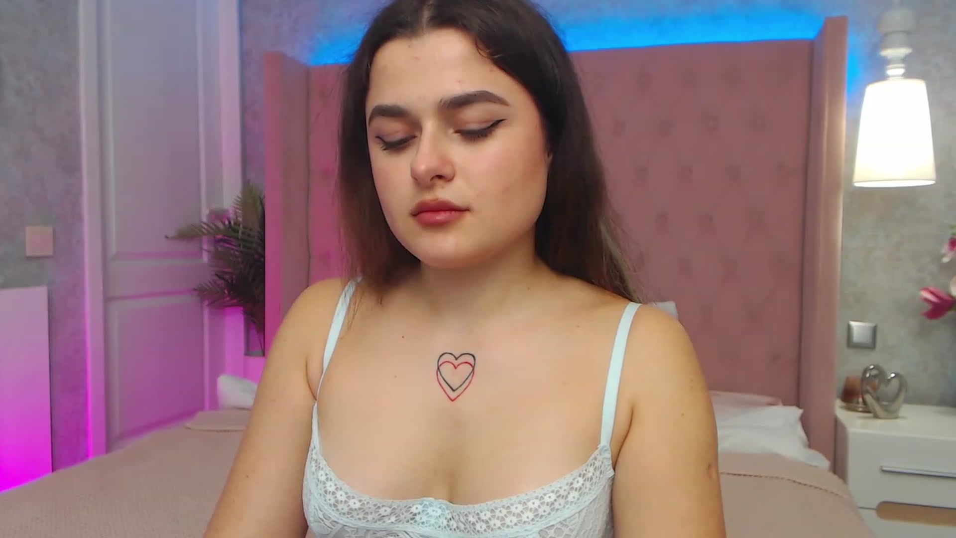 Gallery image thumbnail from CrystalXX's myfreecams stream on, 03/26/2023, 21:23 image 9 of 20