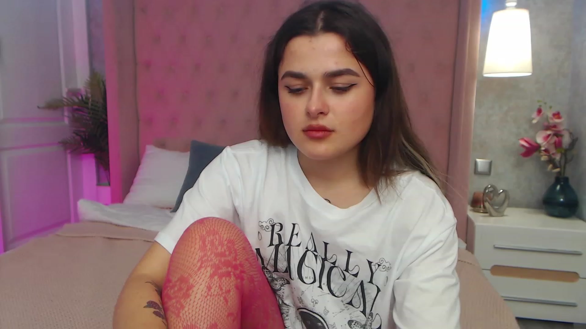 Gallery image thumbnail from CrystalXX's myfreecams stream on, 03/26/2023, 21:23 image 13 of 20